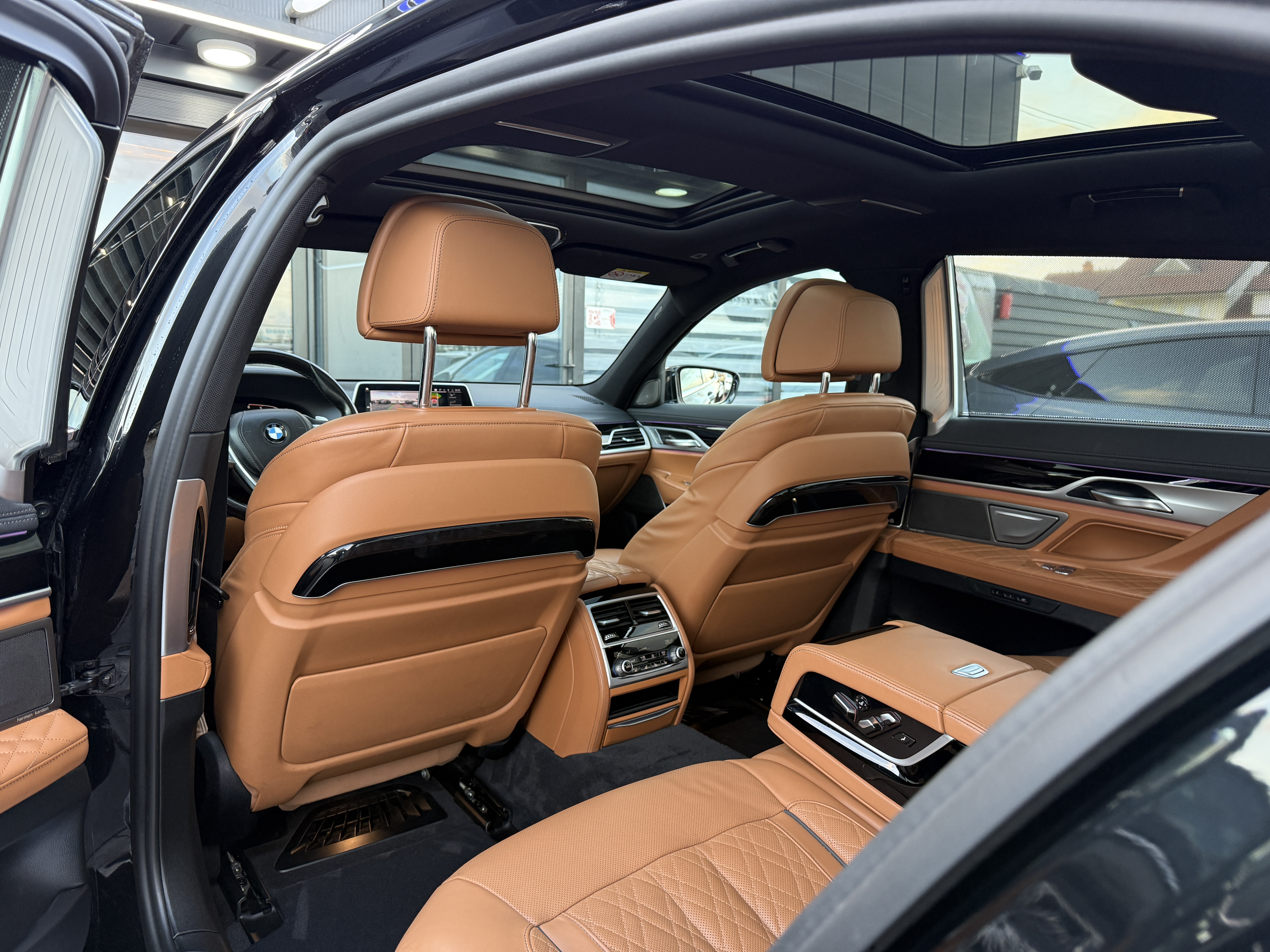 
								BMW 740Ld full									