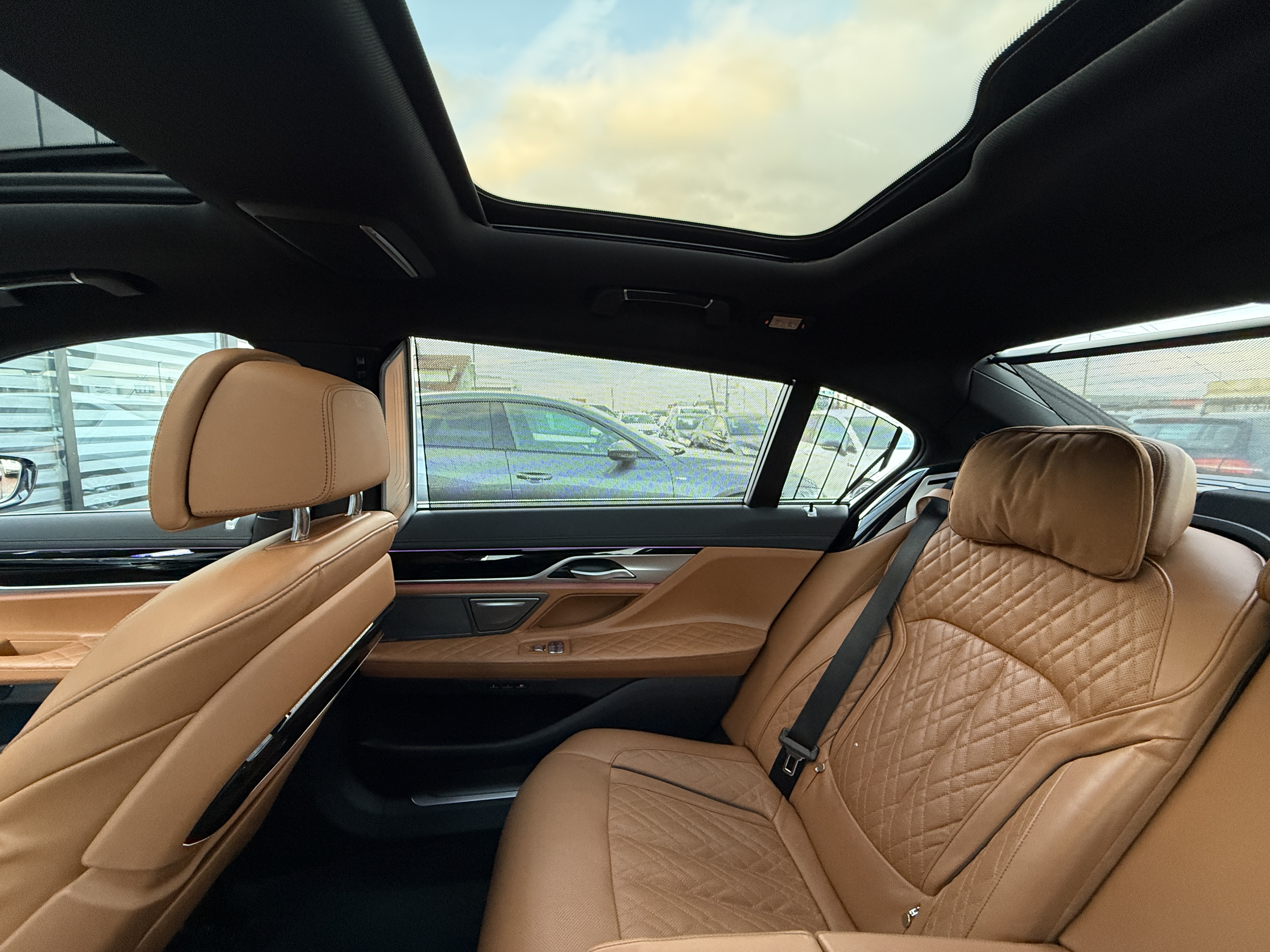 
								BMW 740Ld full									