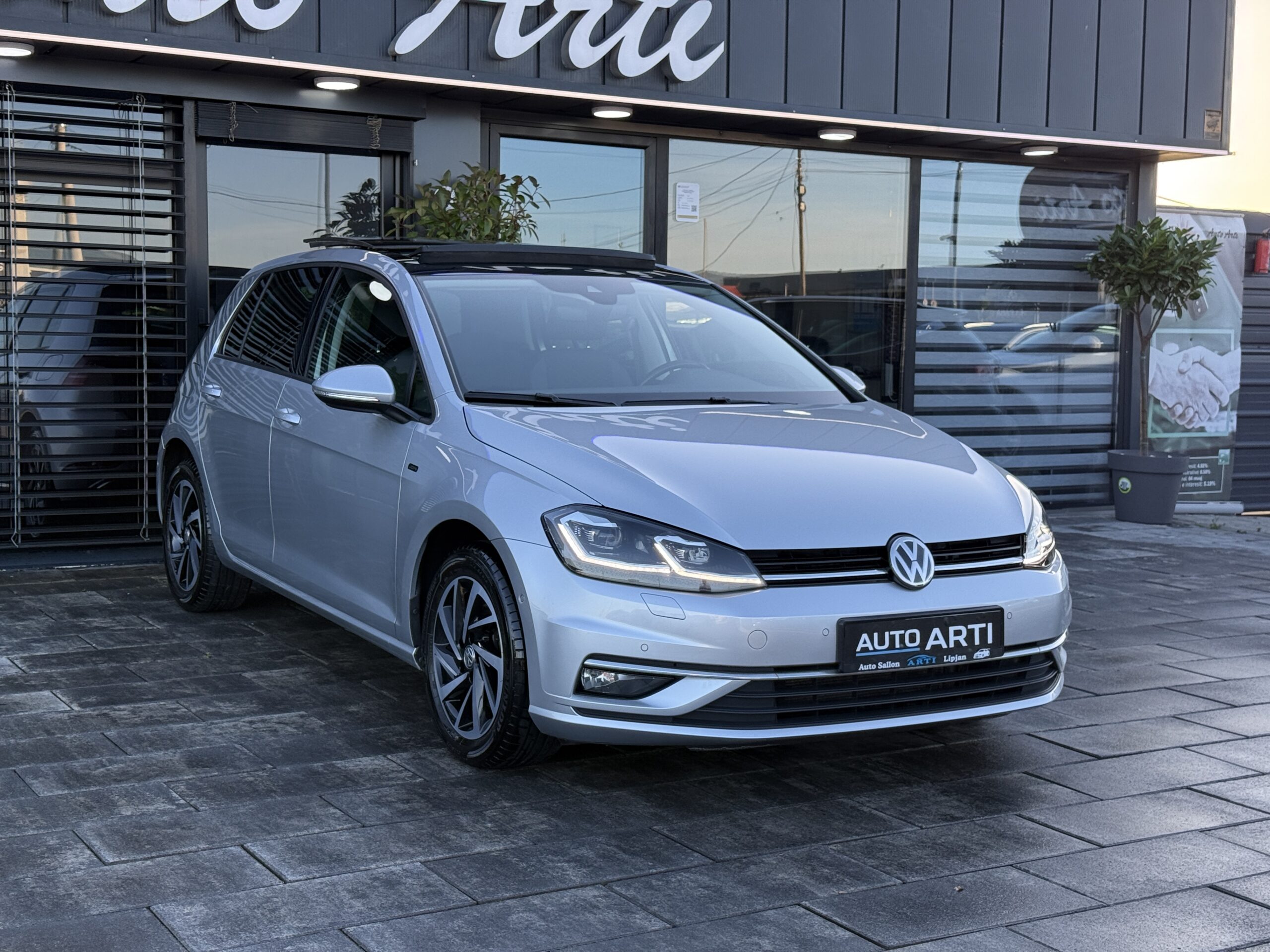 
								VW Golf 7.5 1.6tdi full									