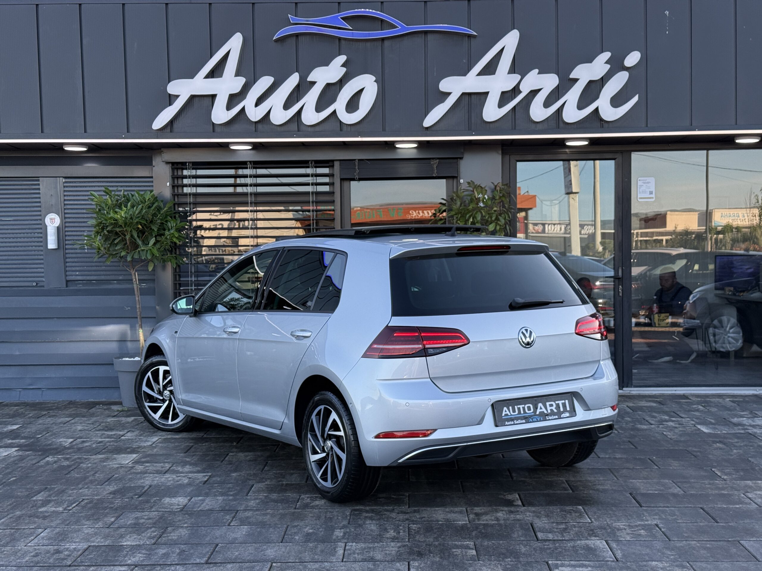 
								VW Golf 7.5 1.6tdi full									