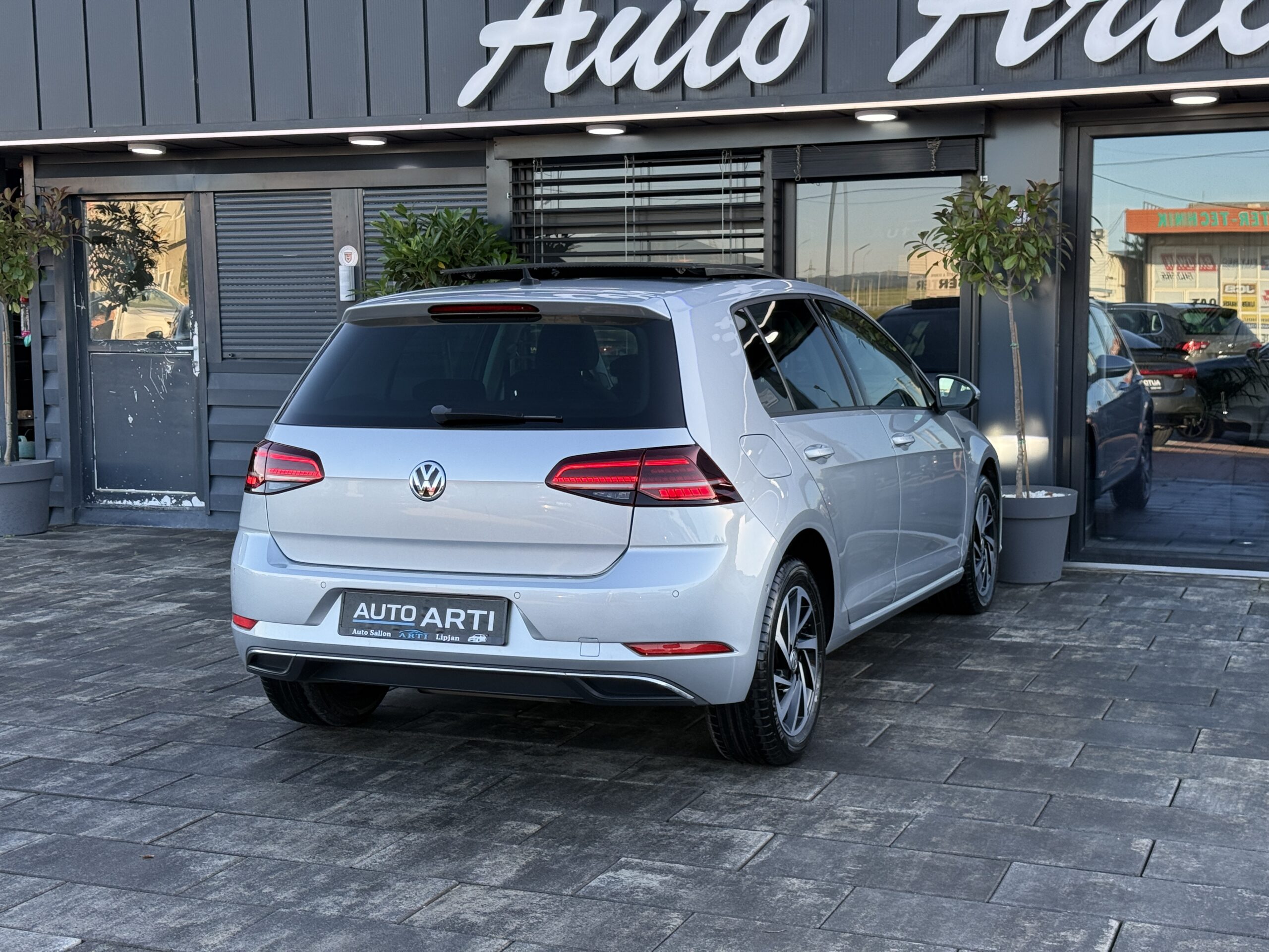 
								VW Golf 7.5 1.6tdi full									
