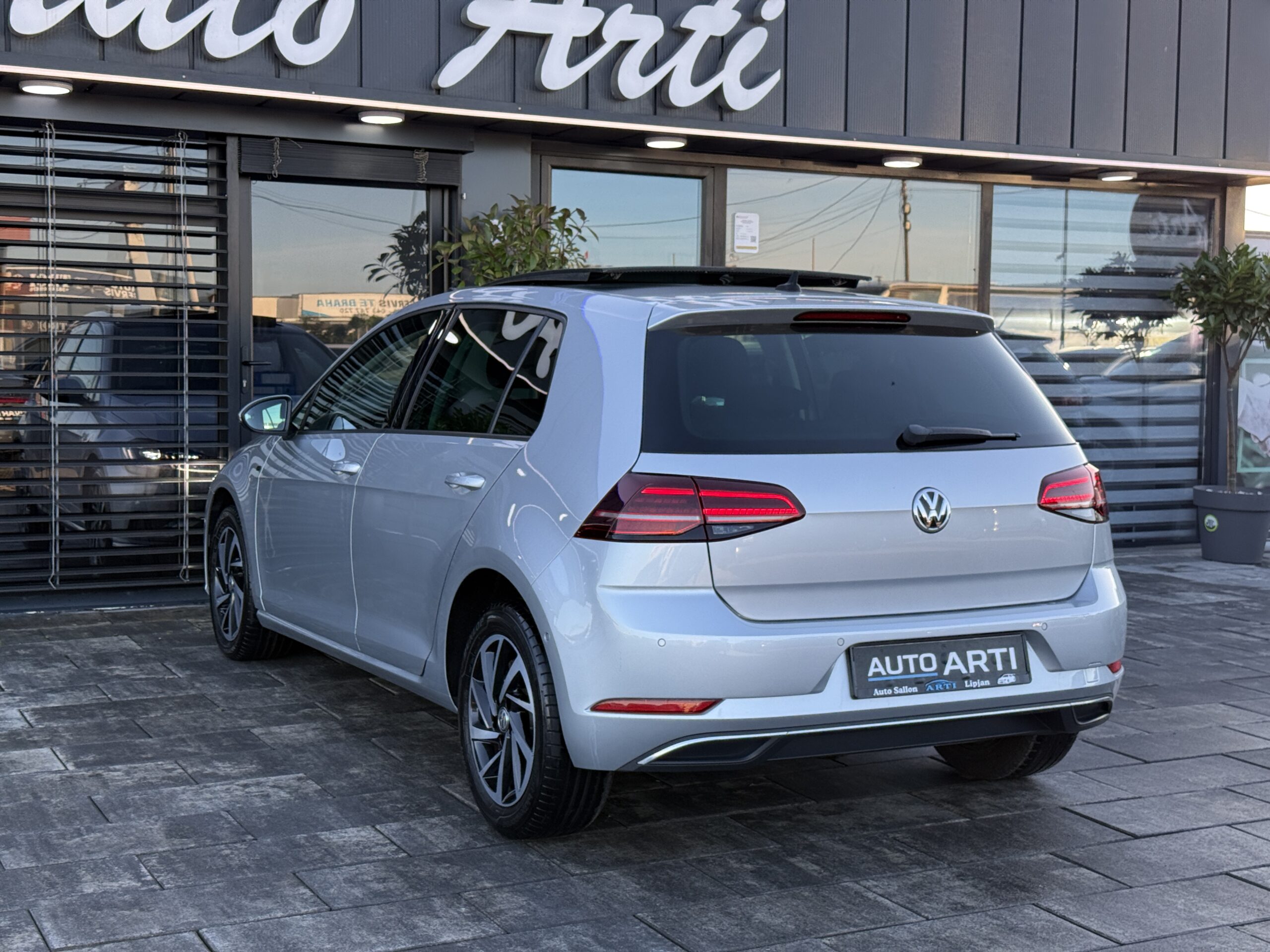 
								VW Golf 7.5 1.6tdi full									