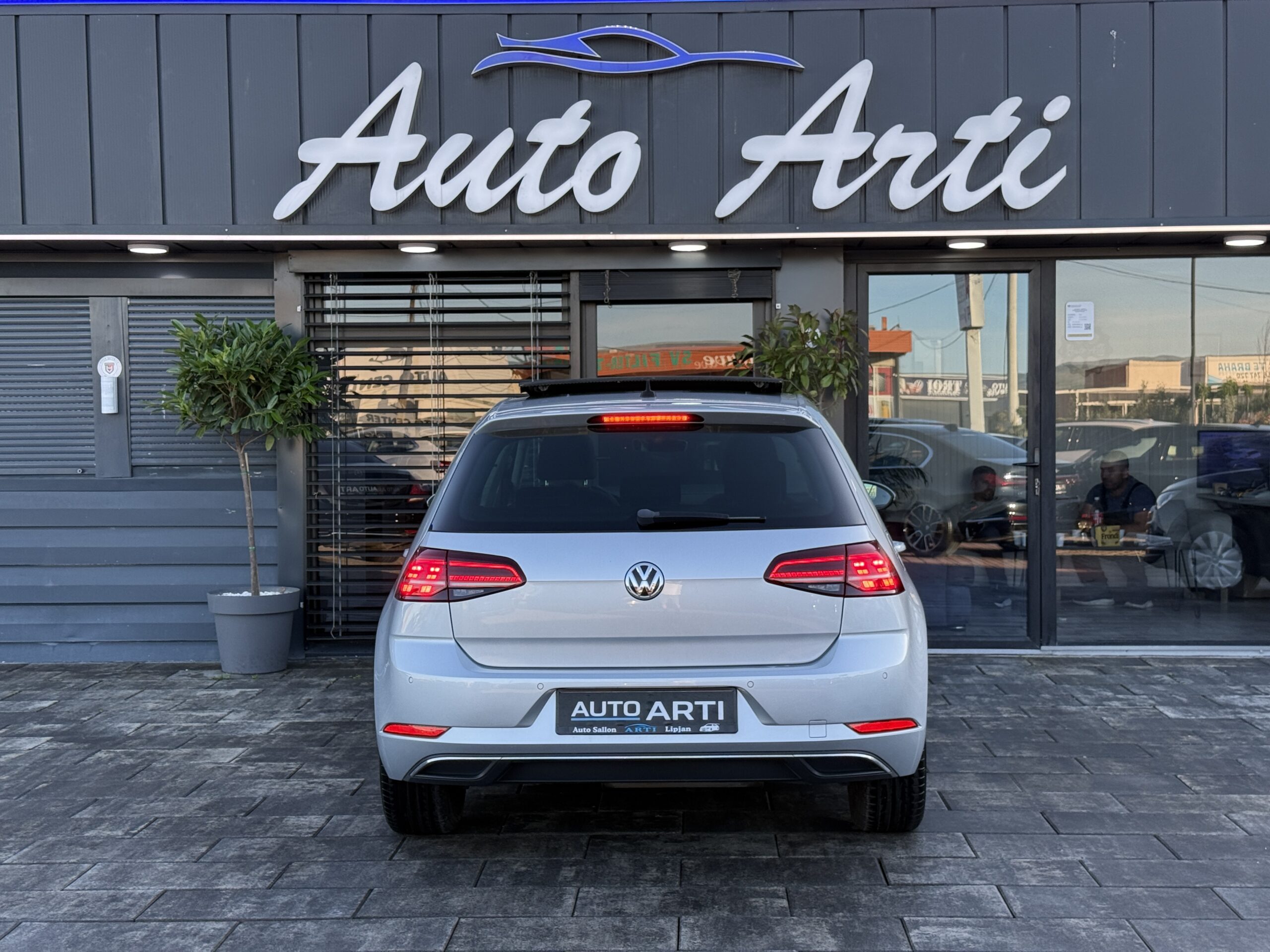 
								VW Golf 7.5 1.6tdi full									