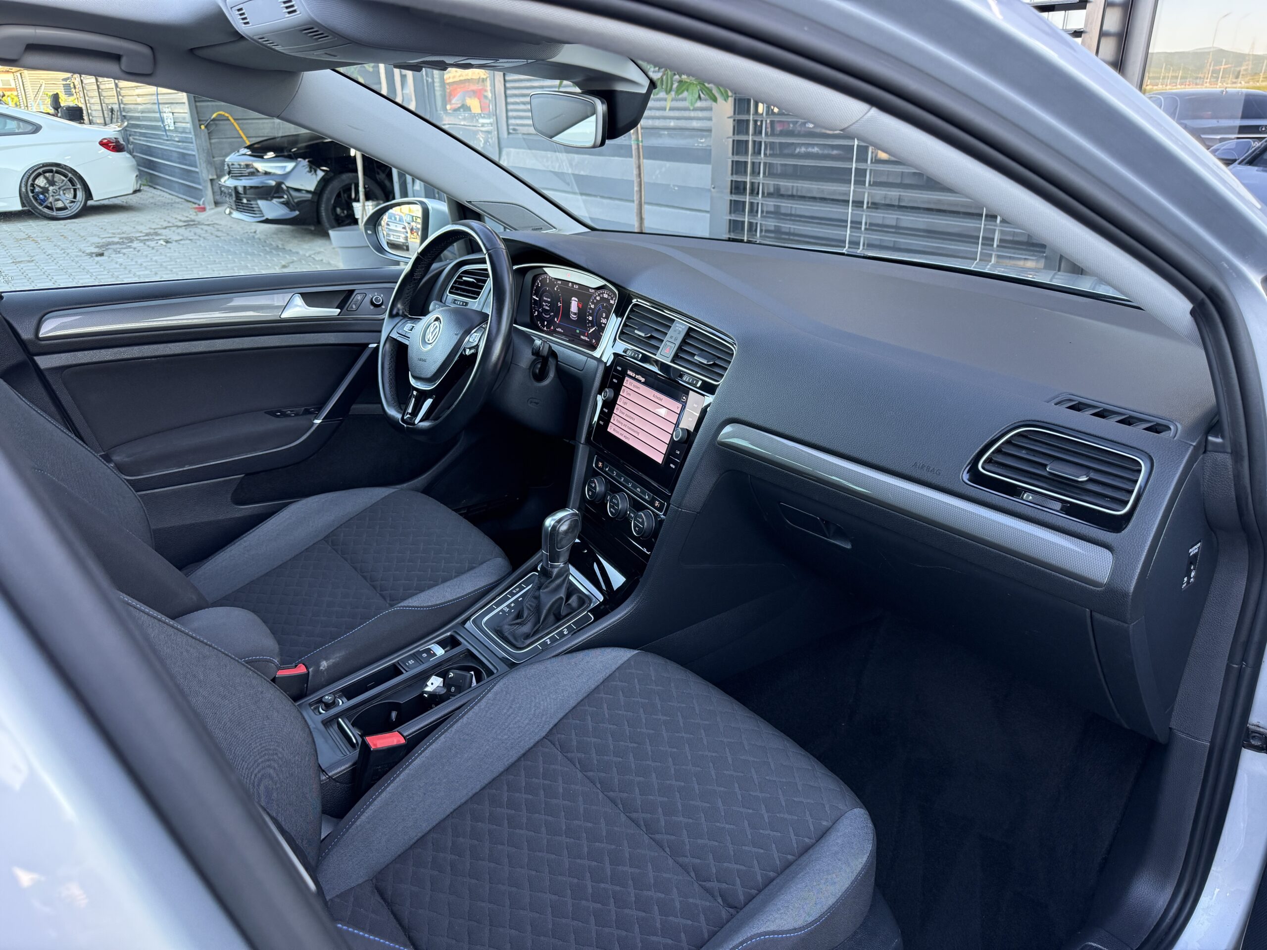 
								VW Golf 7.5 1.6tdi full									