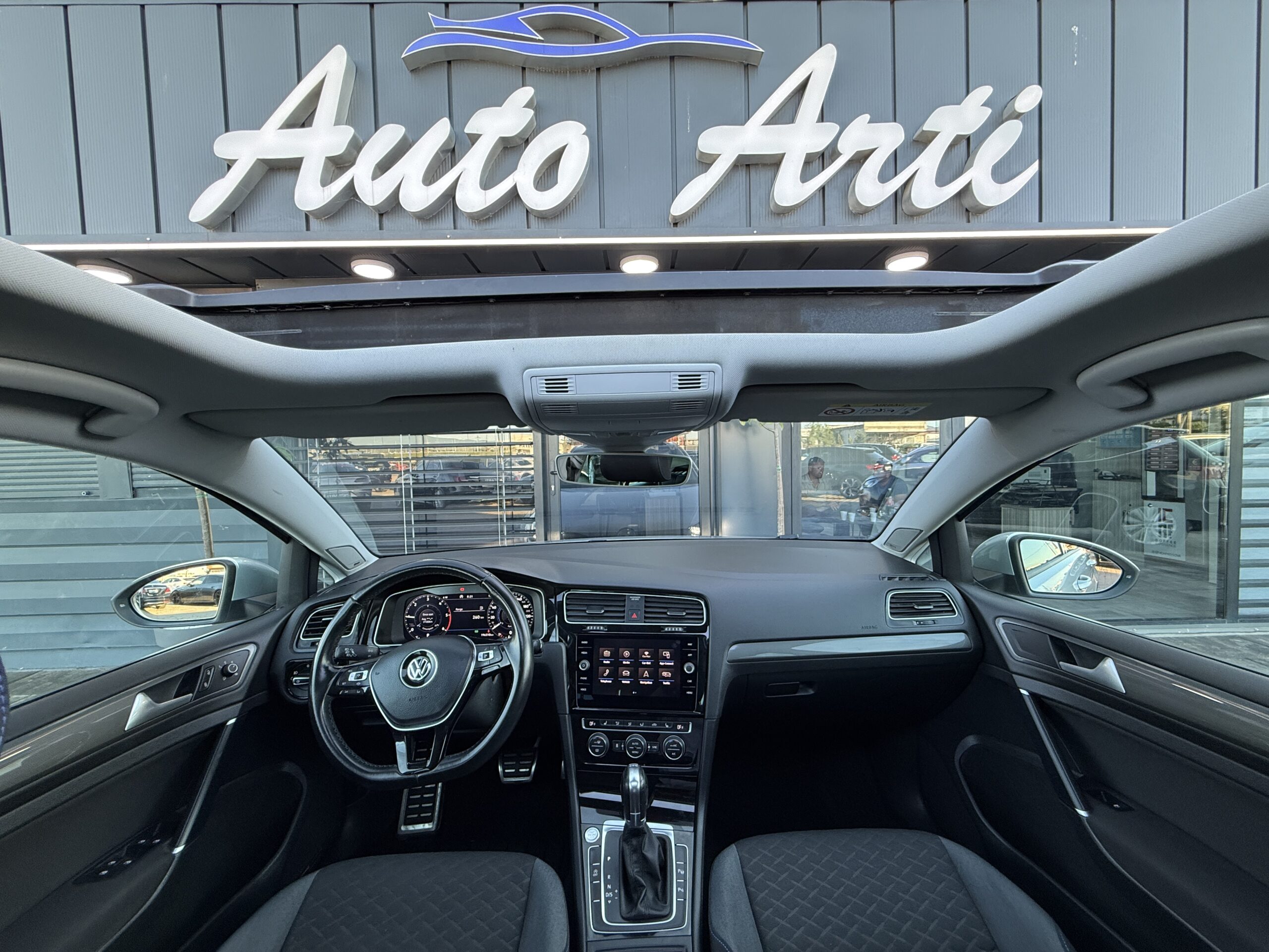 
								VW Golf 7.5 1.6tdi full									