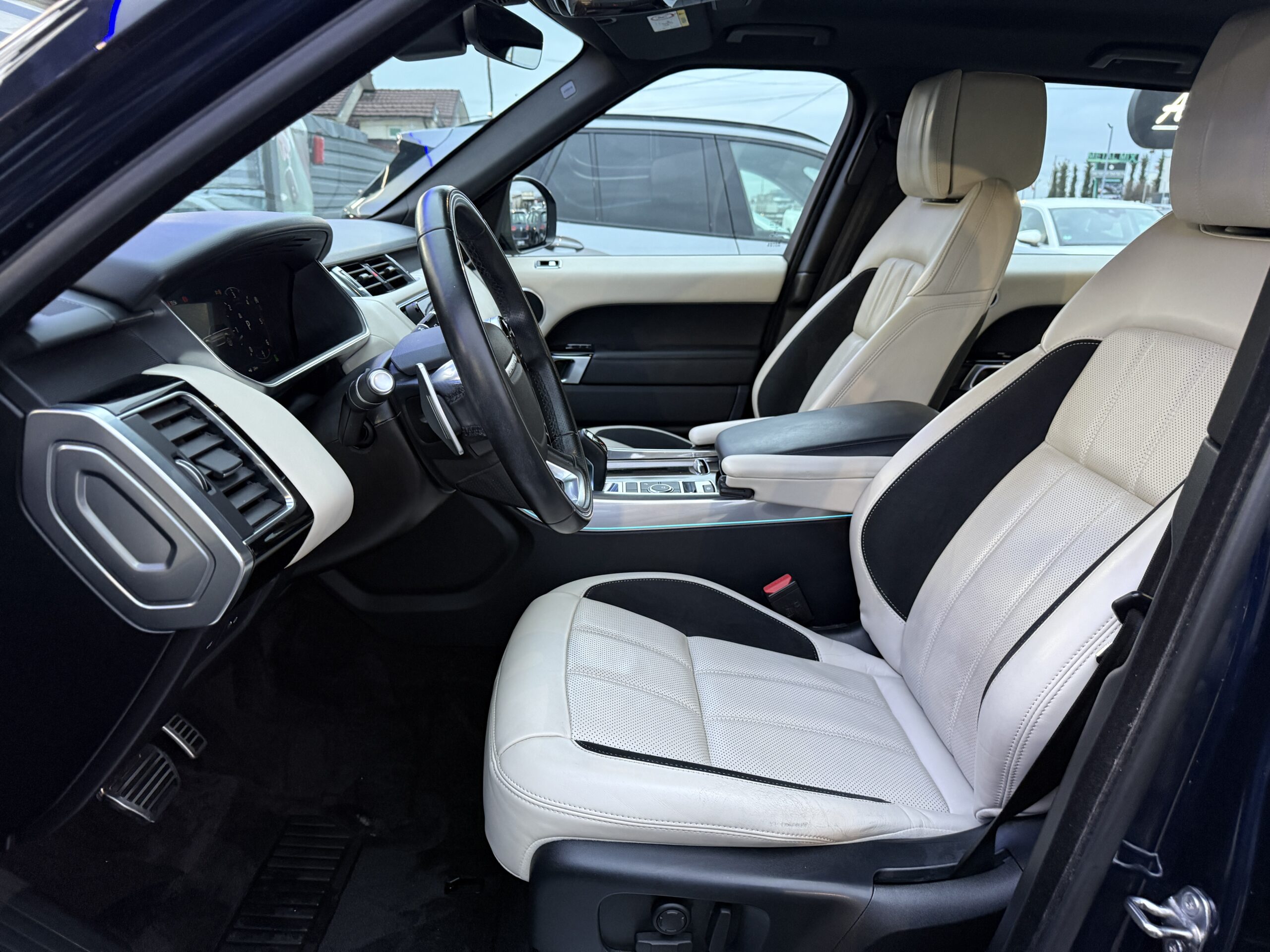 
								Range Rover SPORT 3.0sd full									