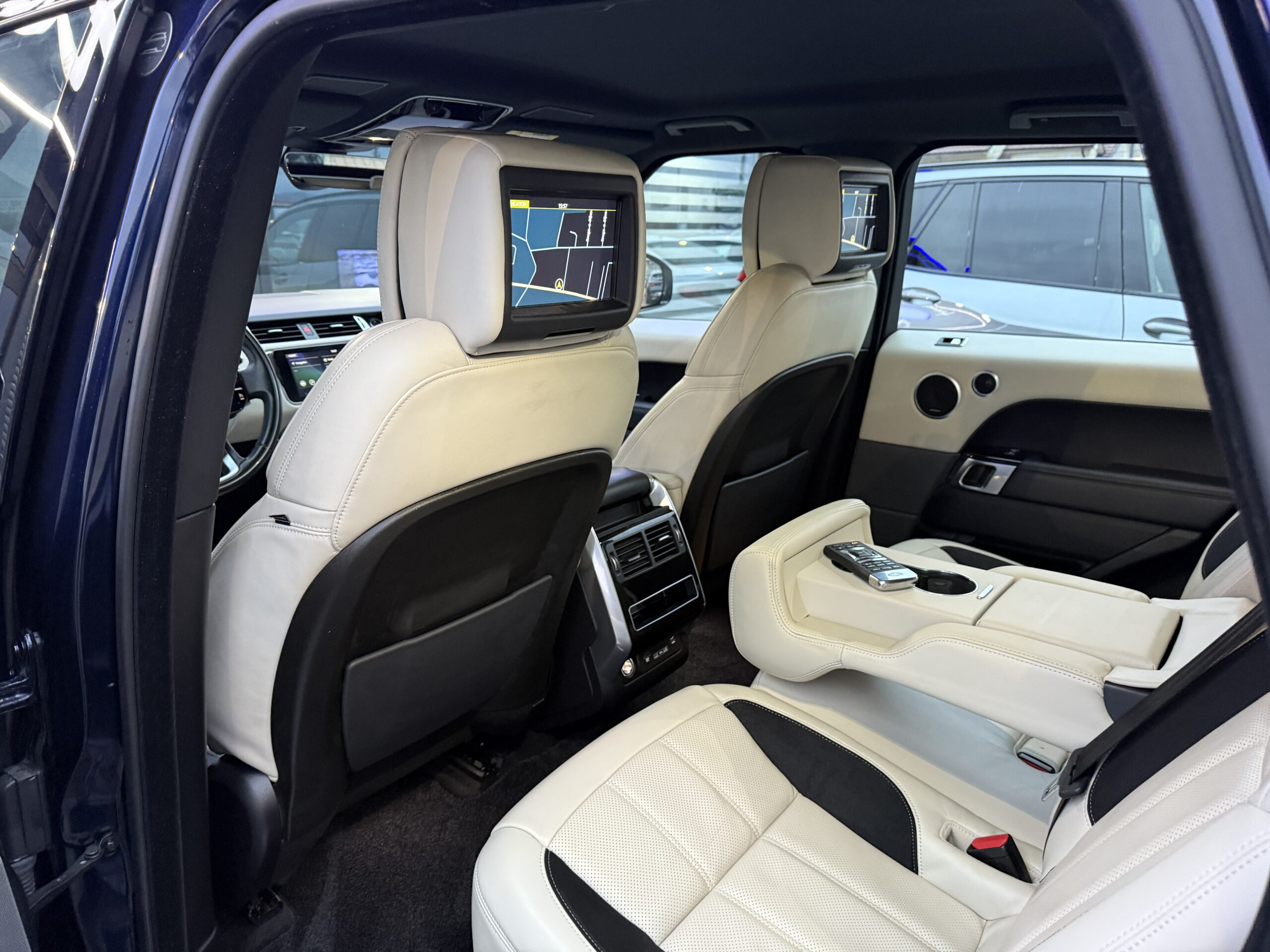 
								Range Rover SPORT 3.0sd full									