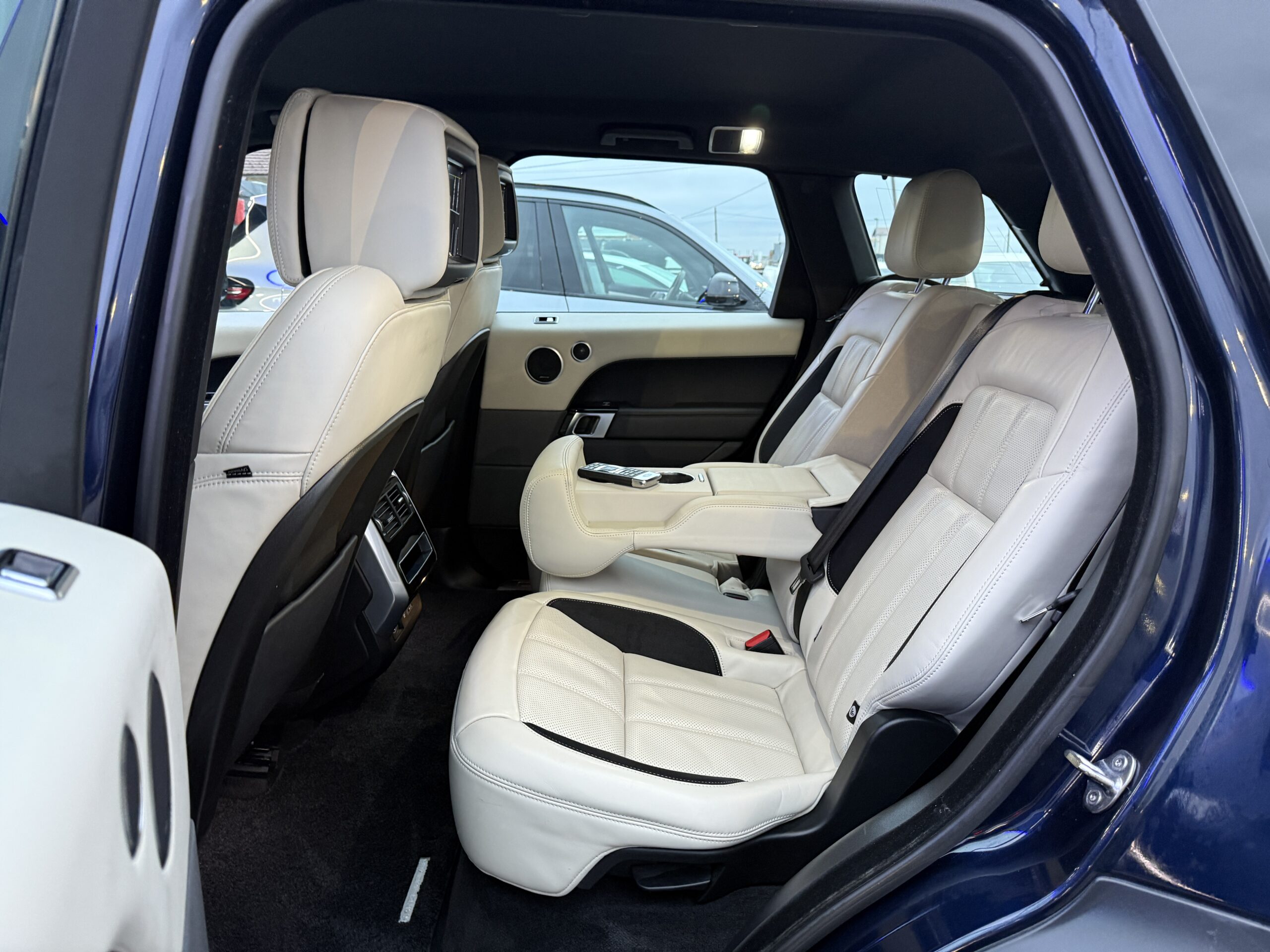 
								Range Rover SPORT 3.0sd full									