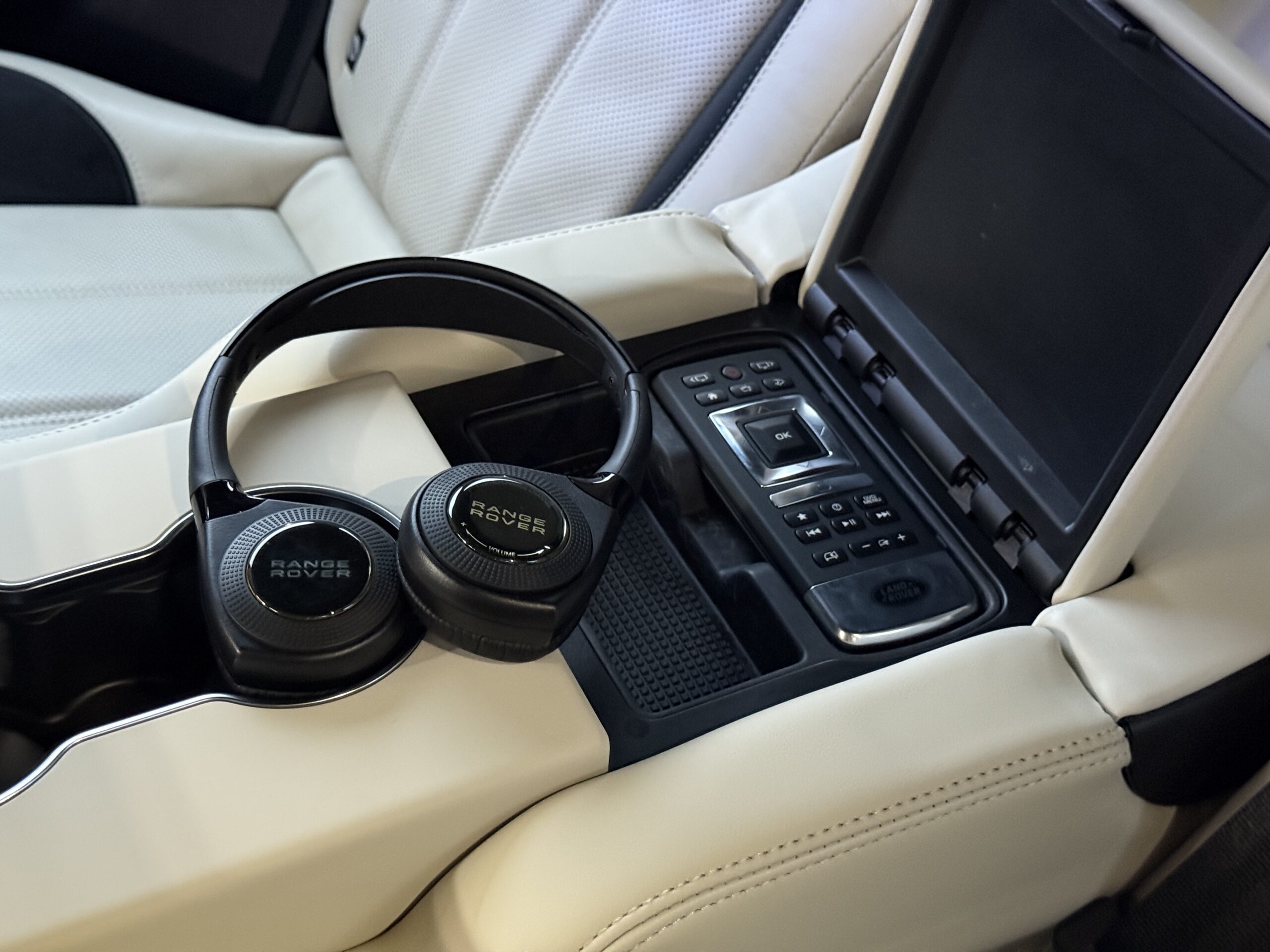 
								Range Rover SPORT 3.0sd full									
