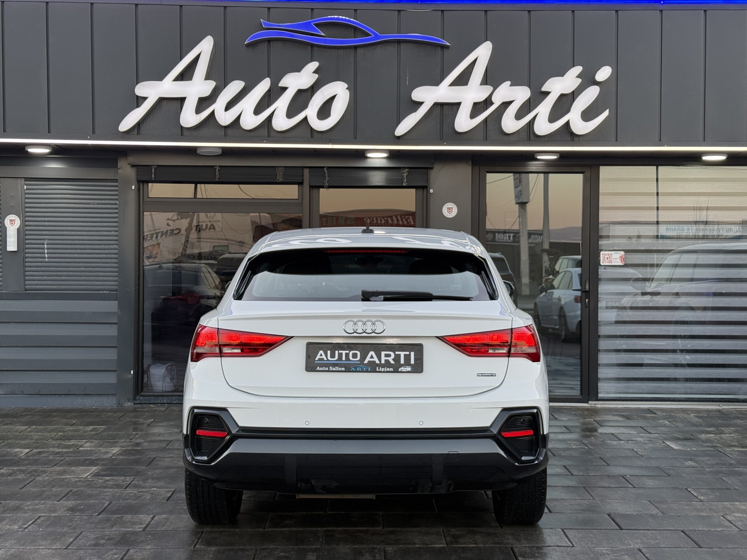 
								Audi Q3 40tdi full									
