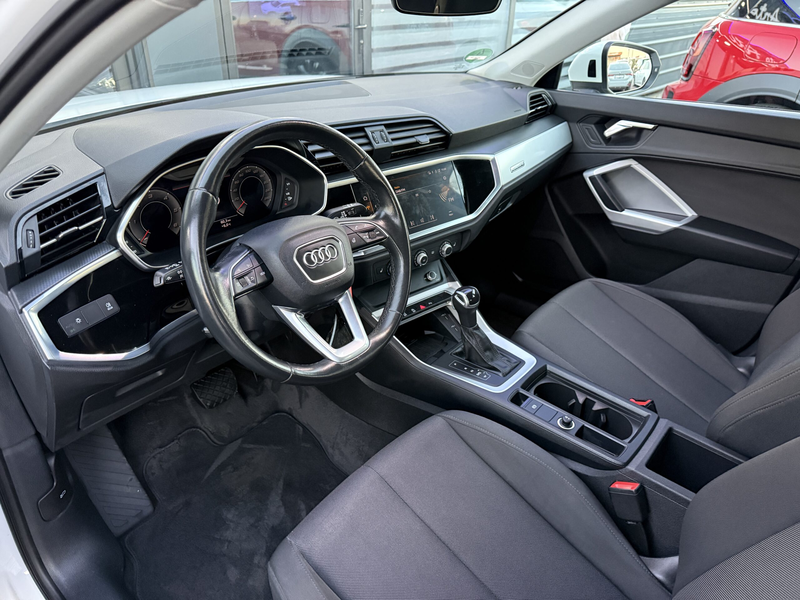 
								Audi Q3 40tdi full									