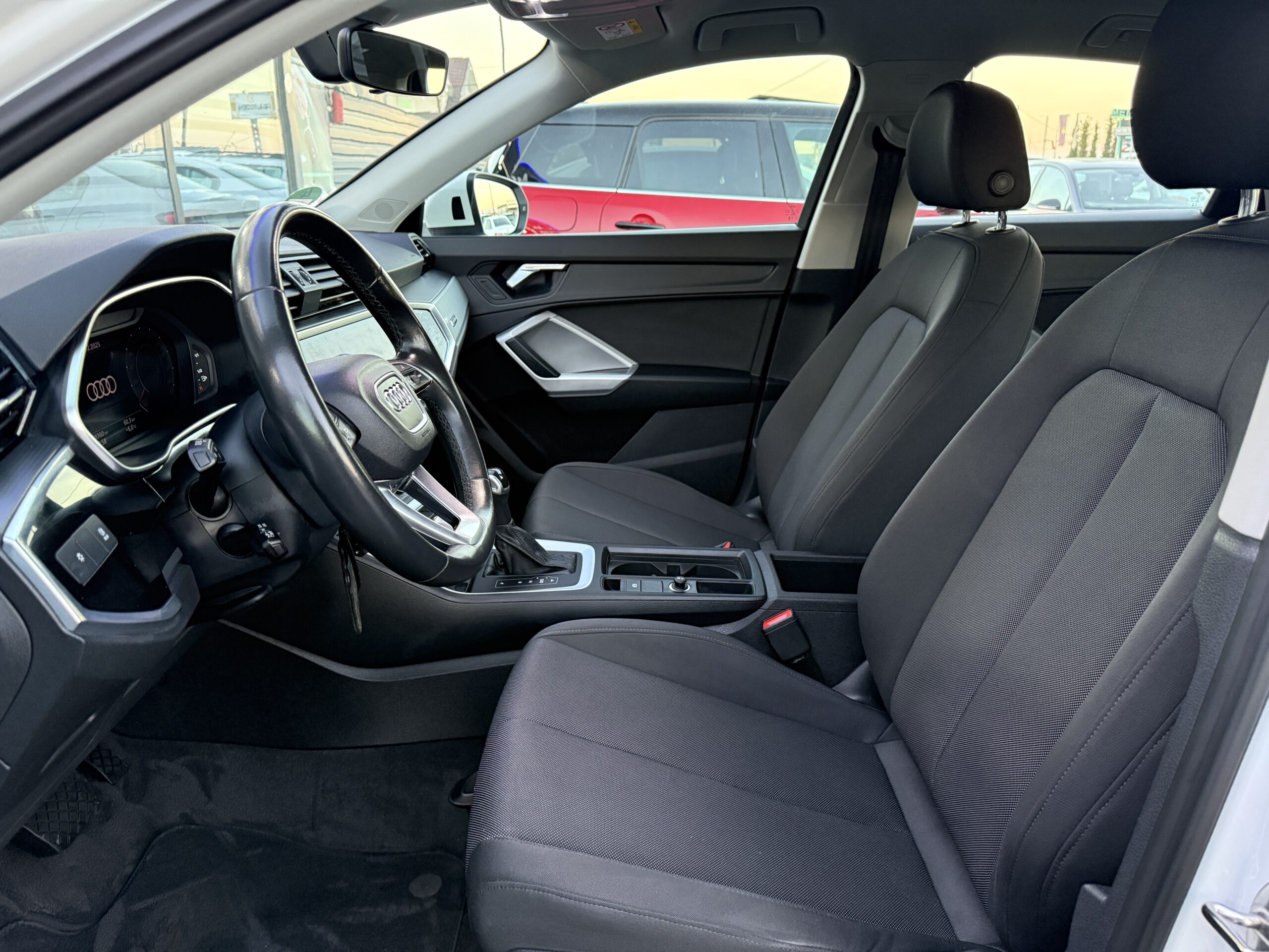 
								Audi Q3 40tdi full									