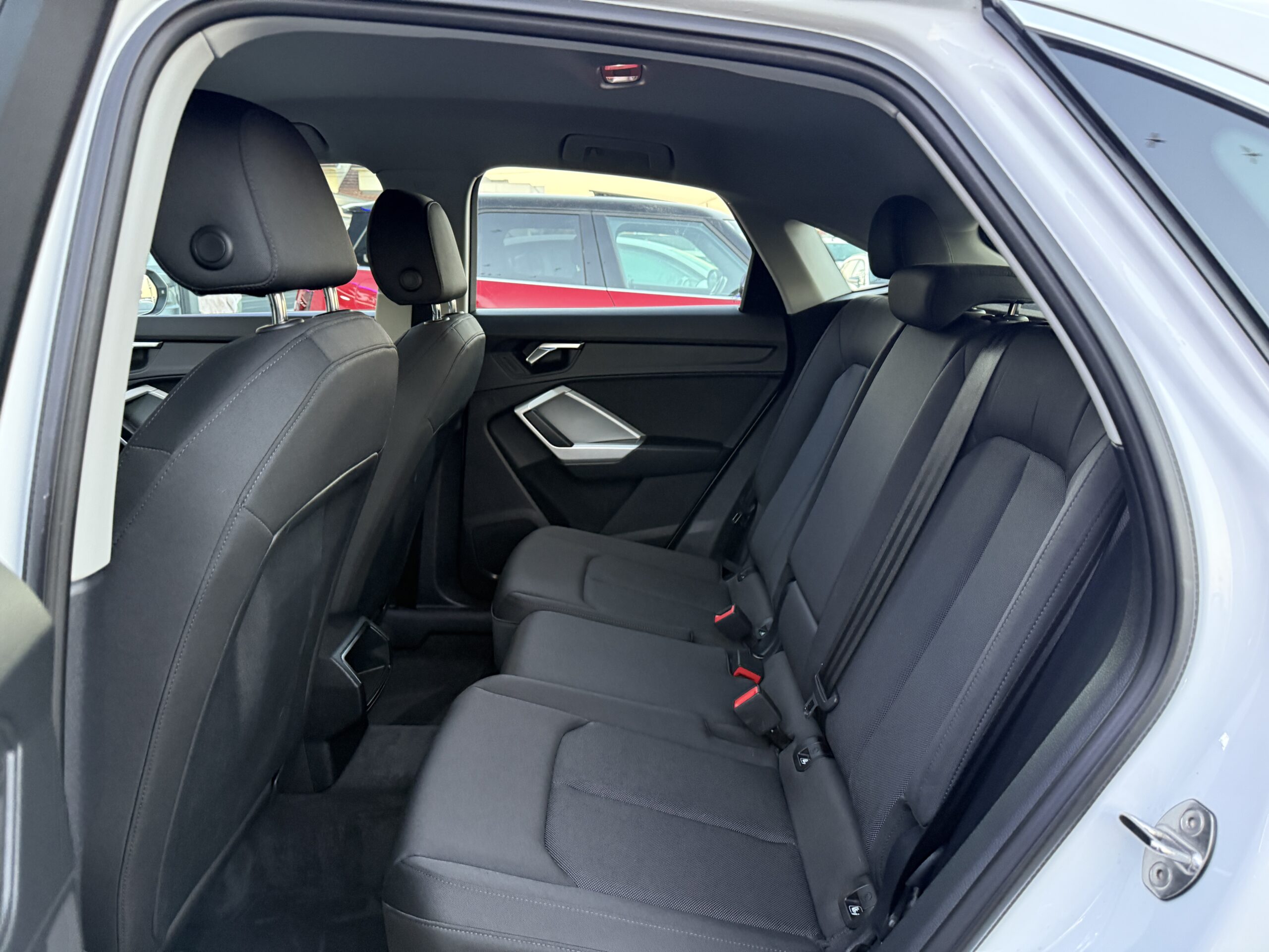 
								Audi Q3 40tdi full									