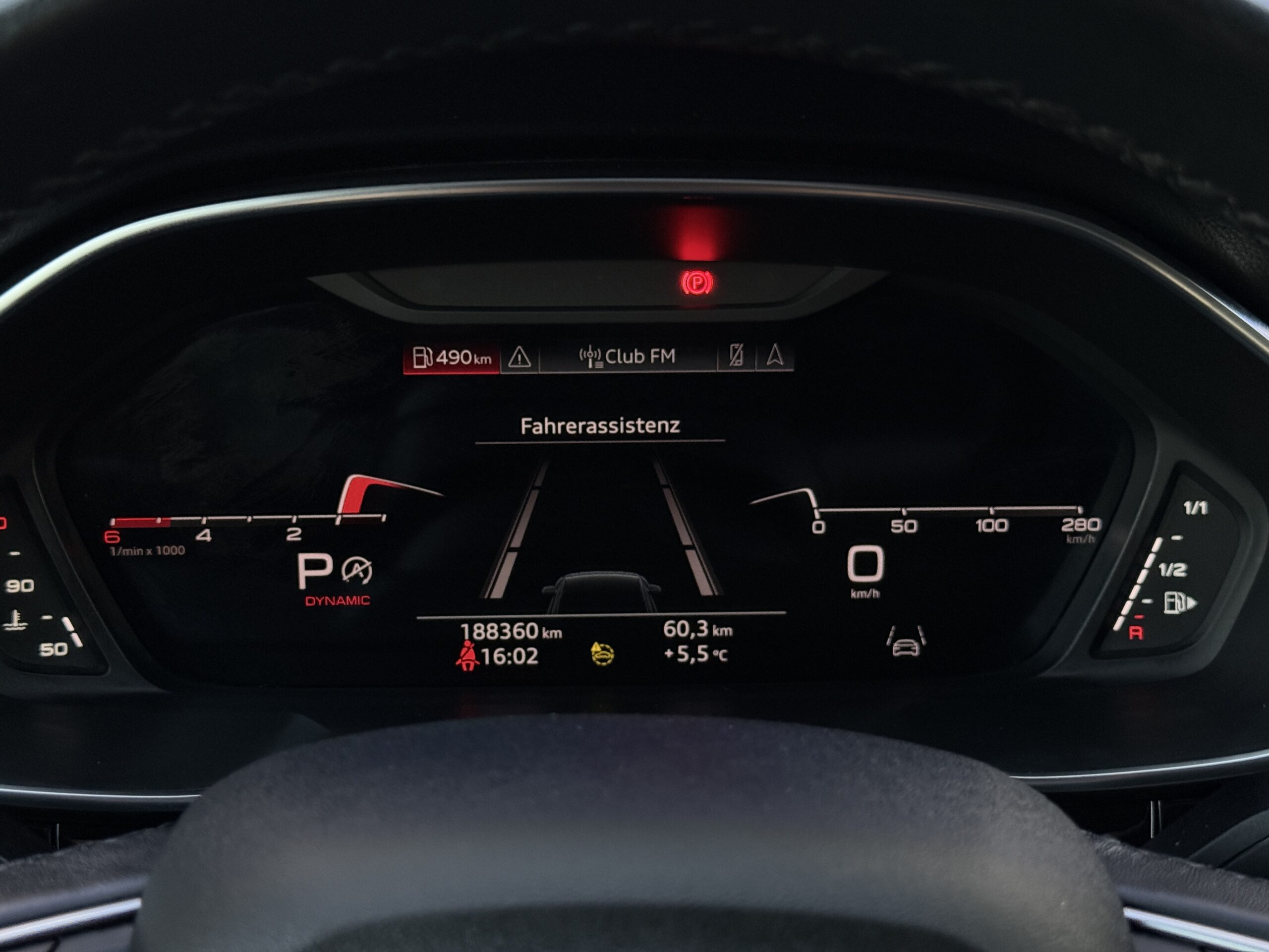 
								Audi Q3 40tdi full									