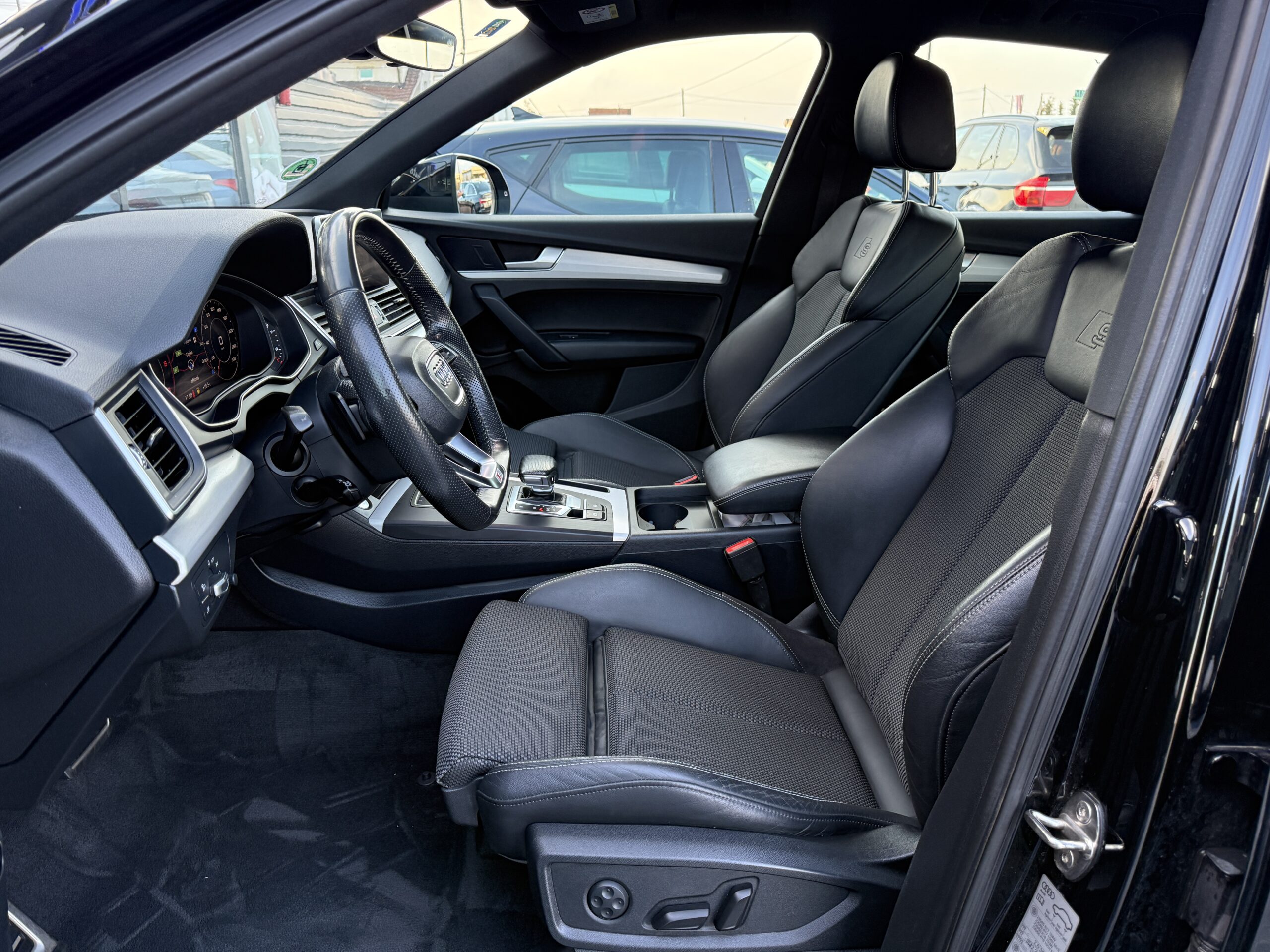 
								Audi Q5 50tdi full									