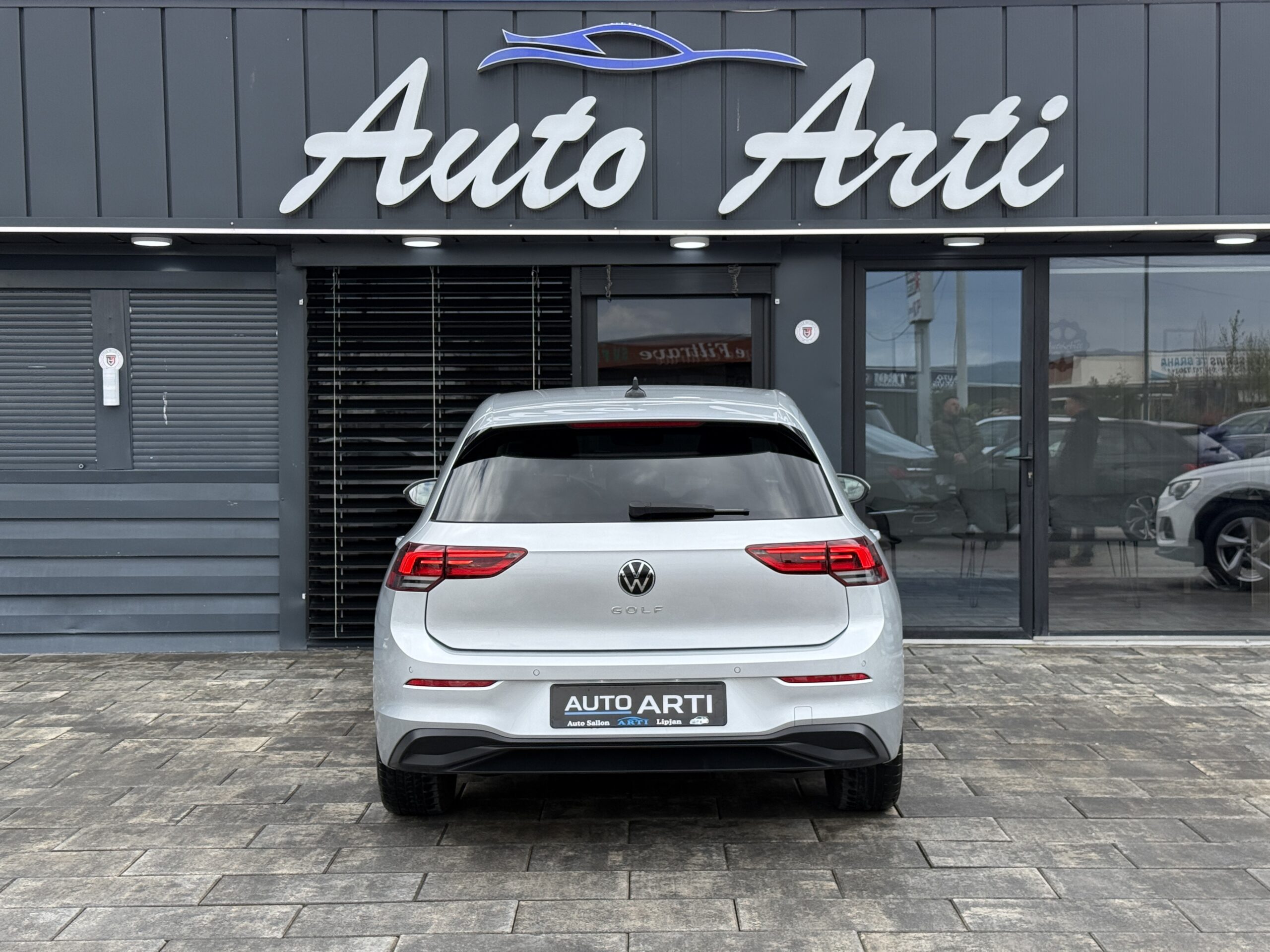 
								VW Golf 8 2.0tdi full									
