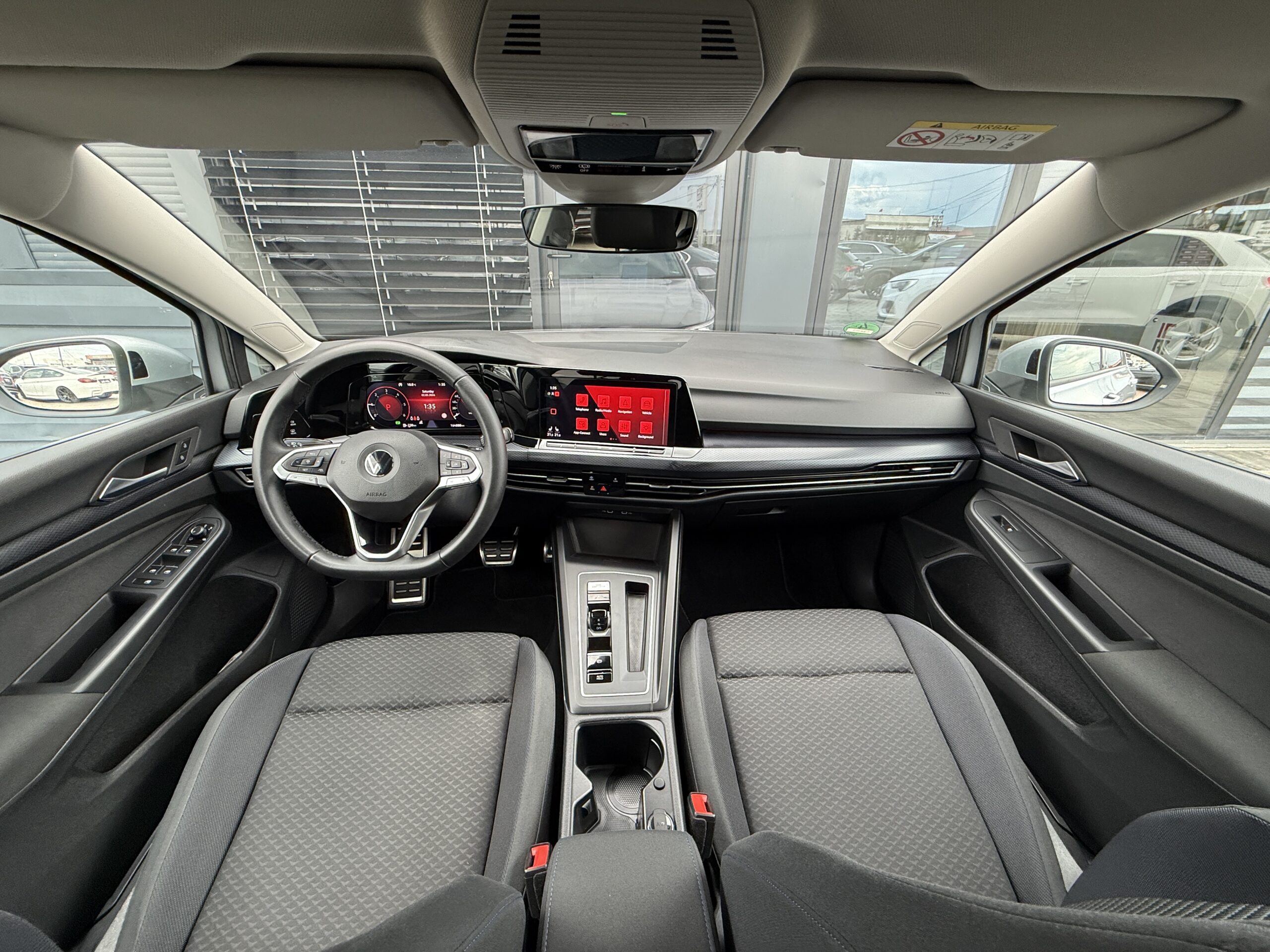 
								VW Golf 8 2.0tdi full									
