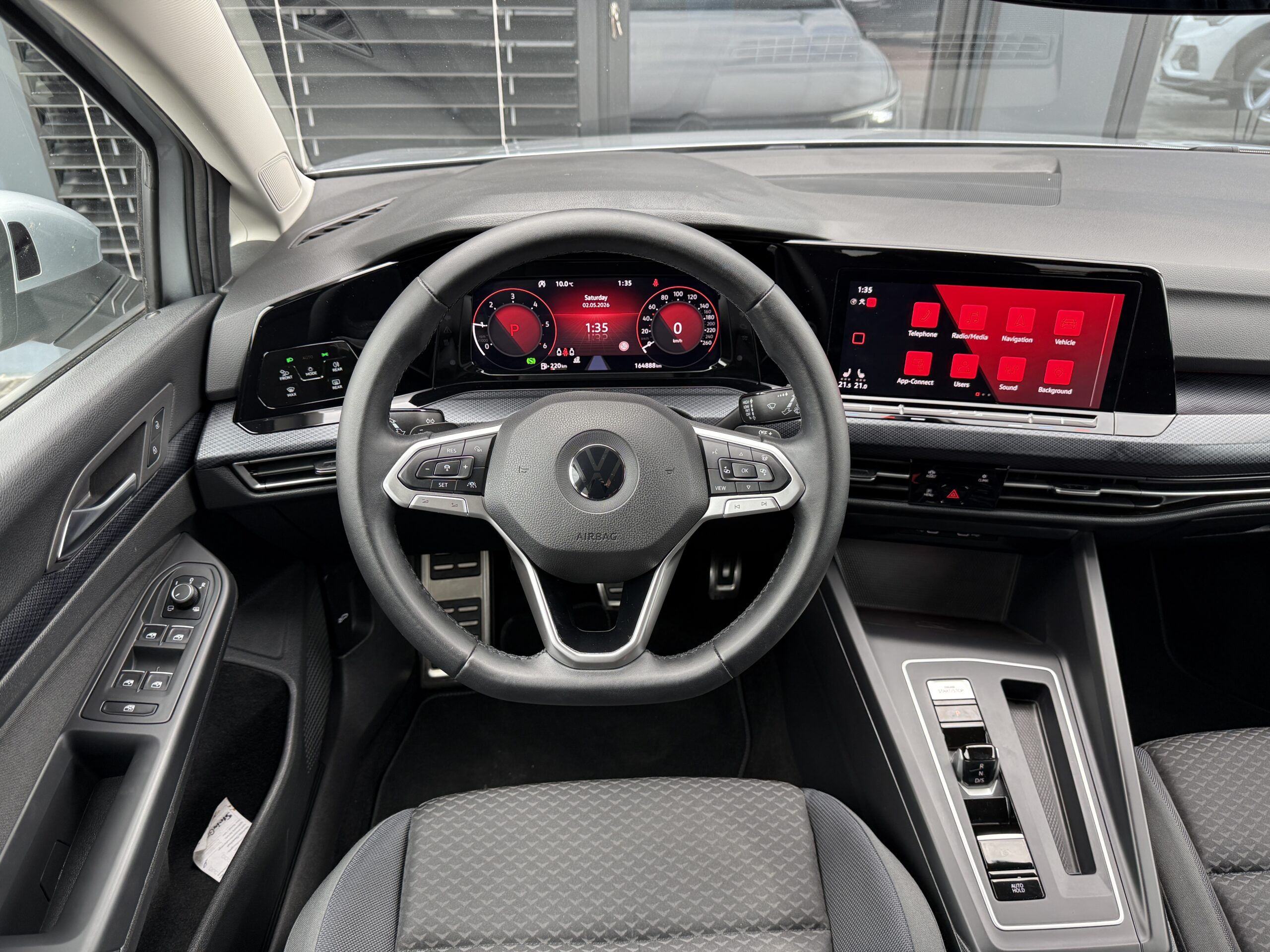 
								VW Golf 8 2.0tdi full									