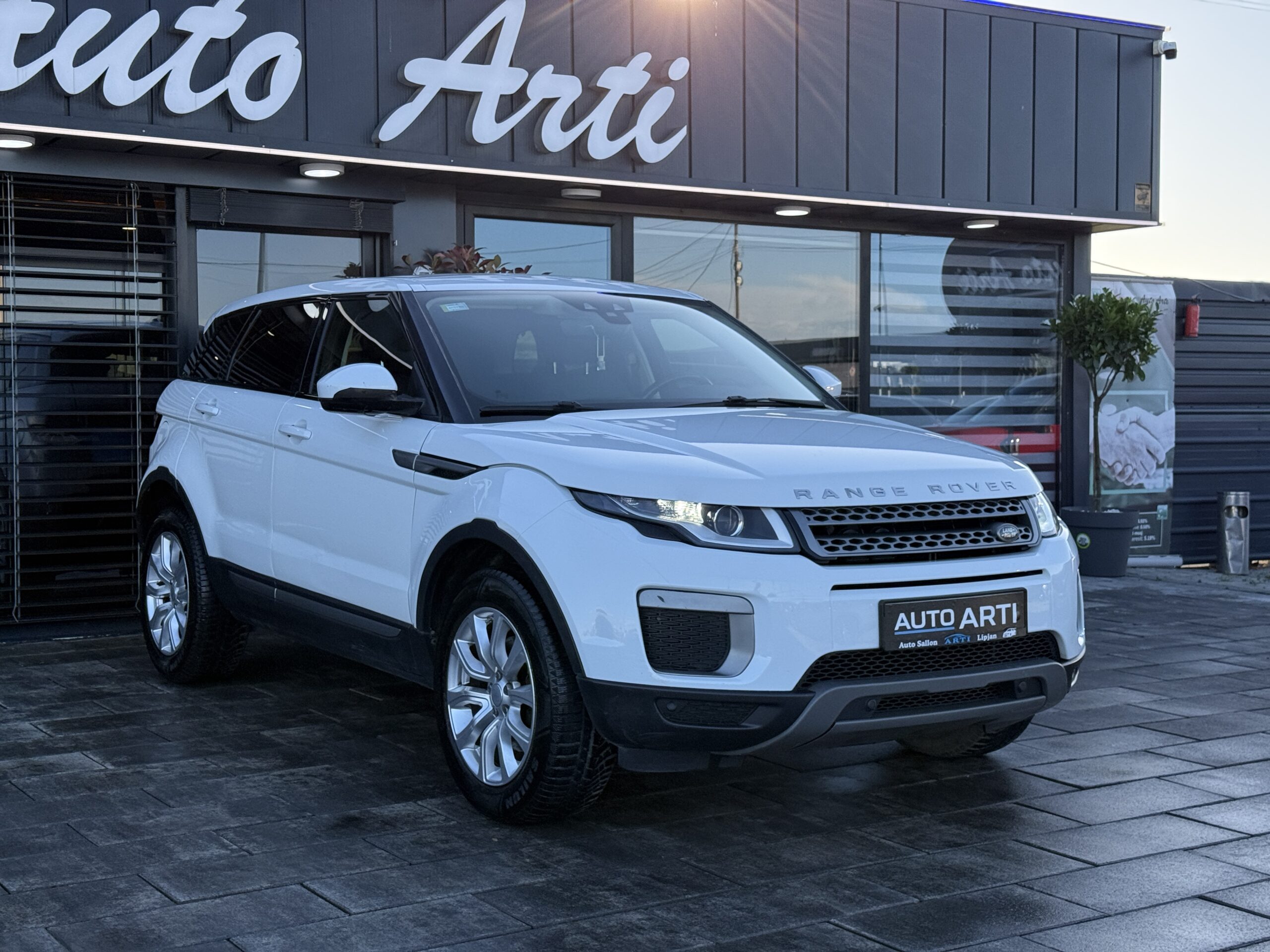 
								Land Rover Evoque 2.0d full									