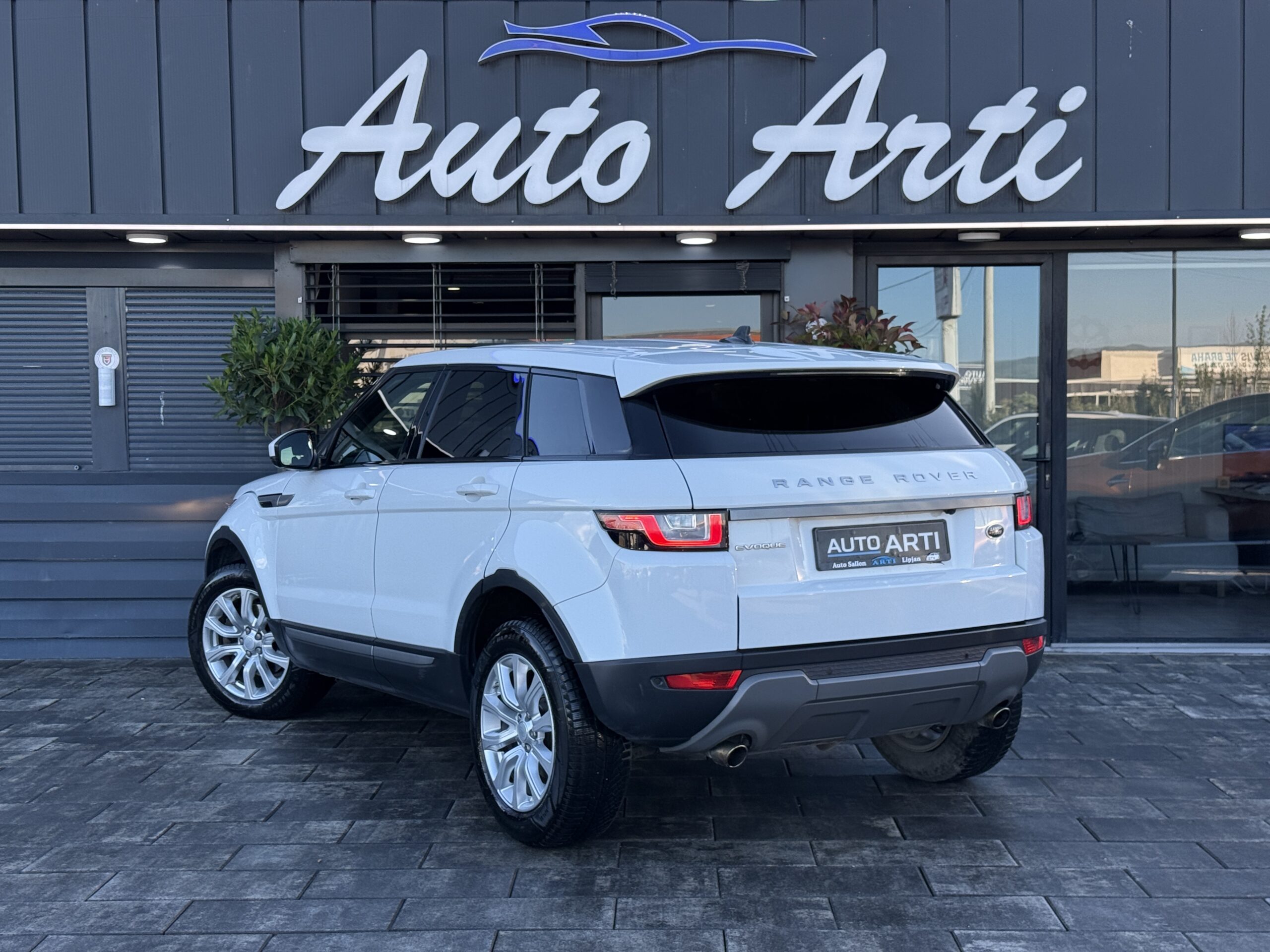 
								Land Rover Evoque 2.0d full									
