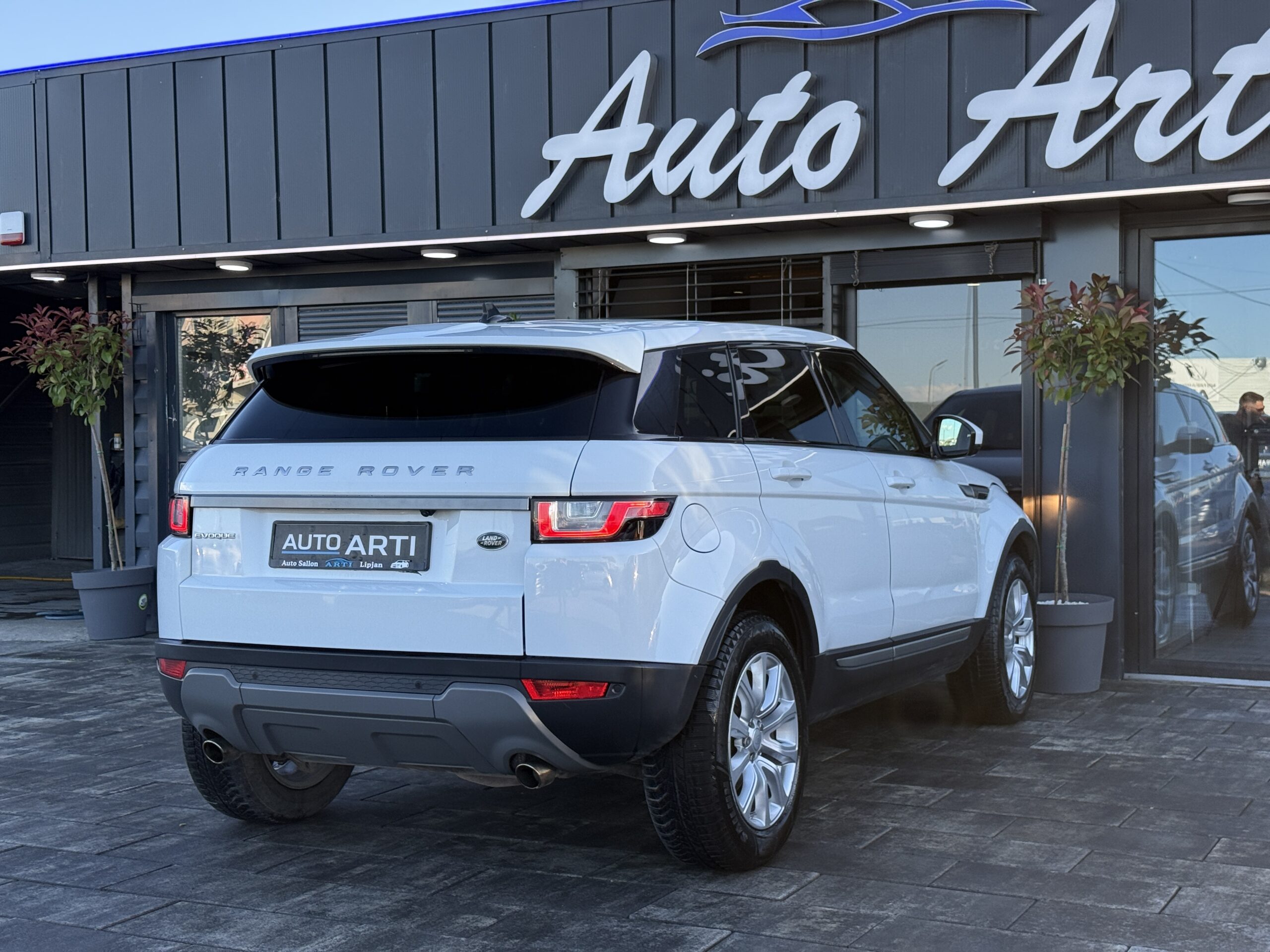 
								Land Rover Evoque 2.0d full									