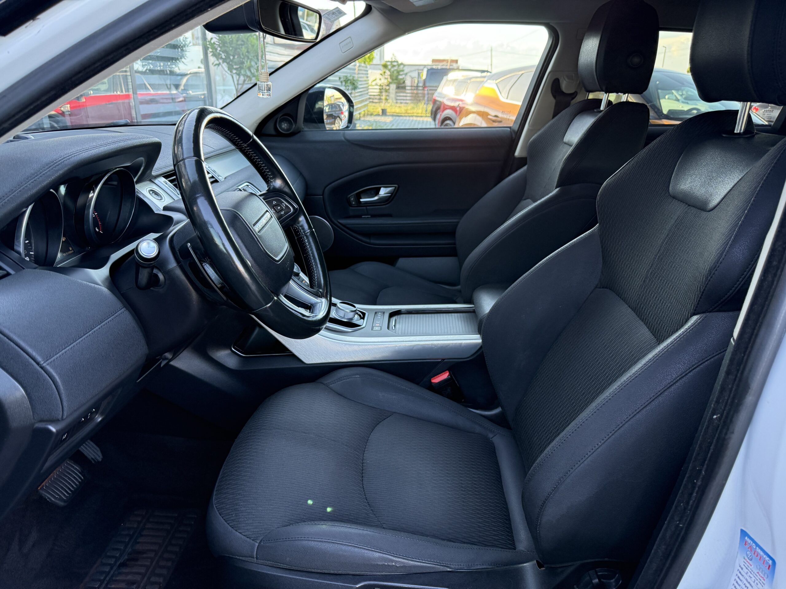 
								Land Rover Evoque 2.0d full									