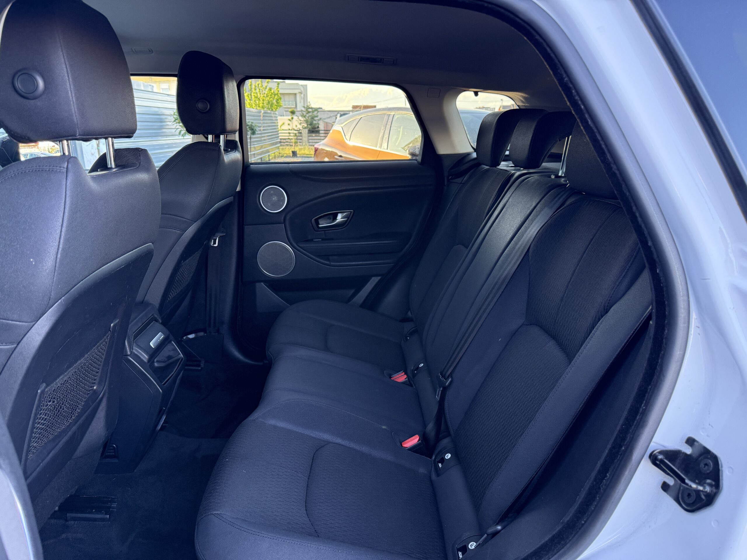 
								Land Rover Evoque 2.0d full									