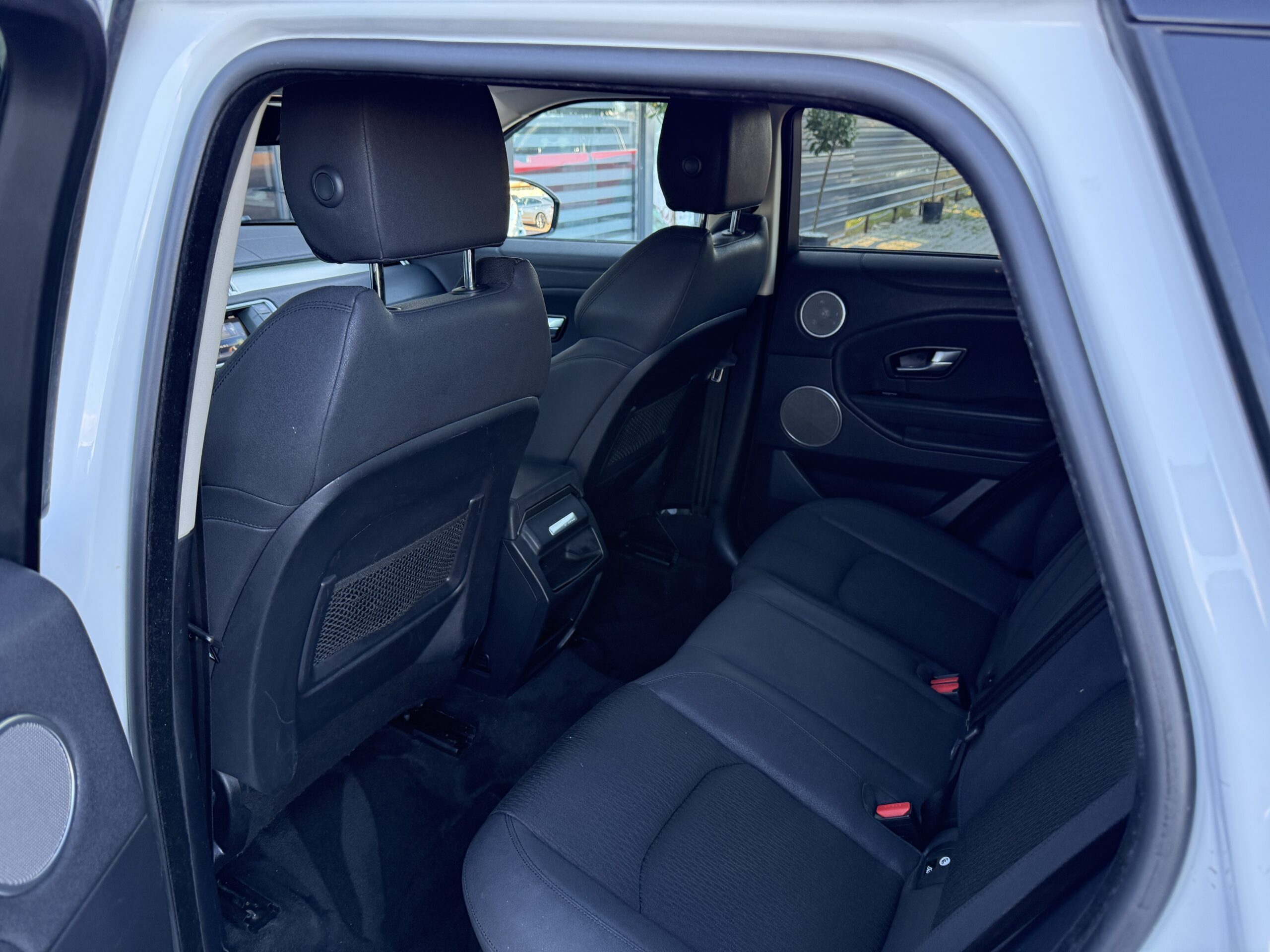 
								Land Rover Evoque 2.0d full									