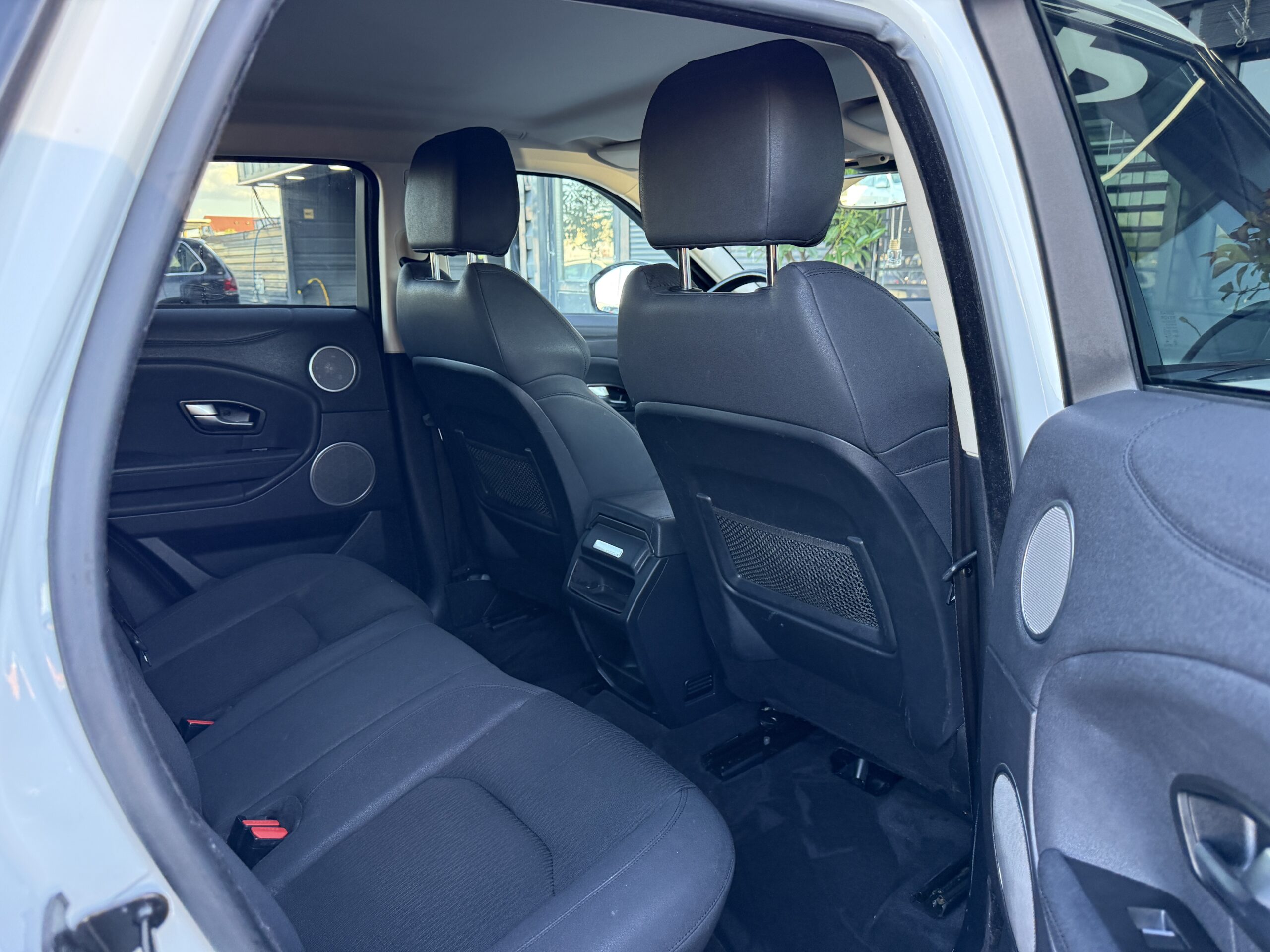 
								Land Rover Evoque 2.0d full									