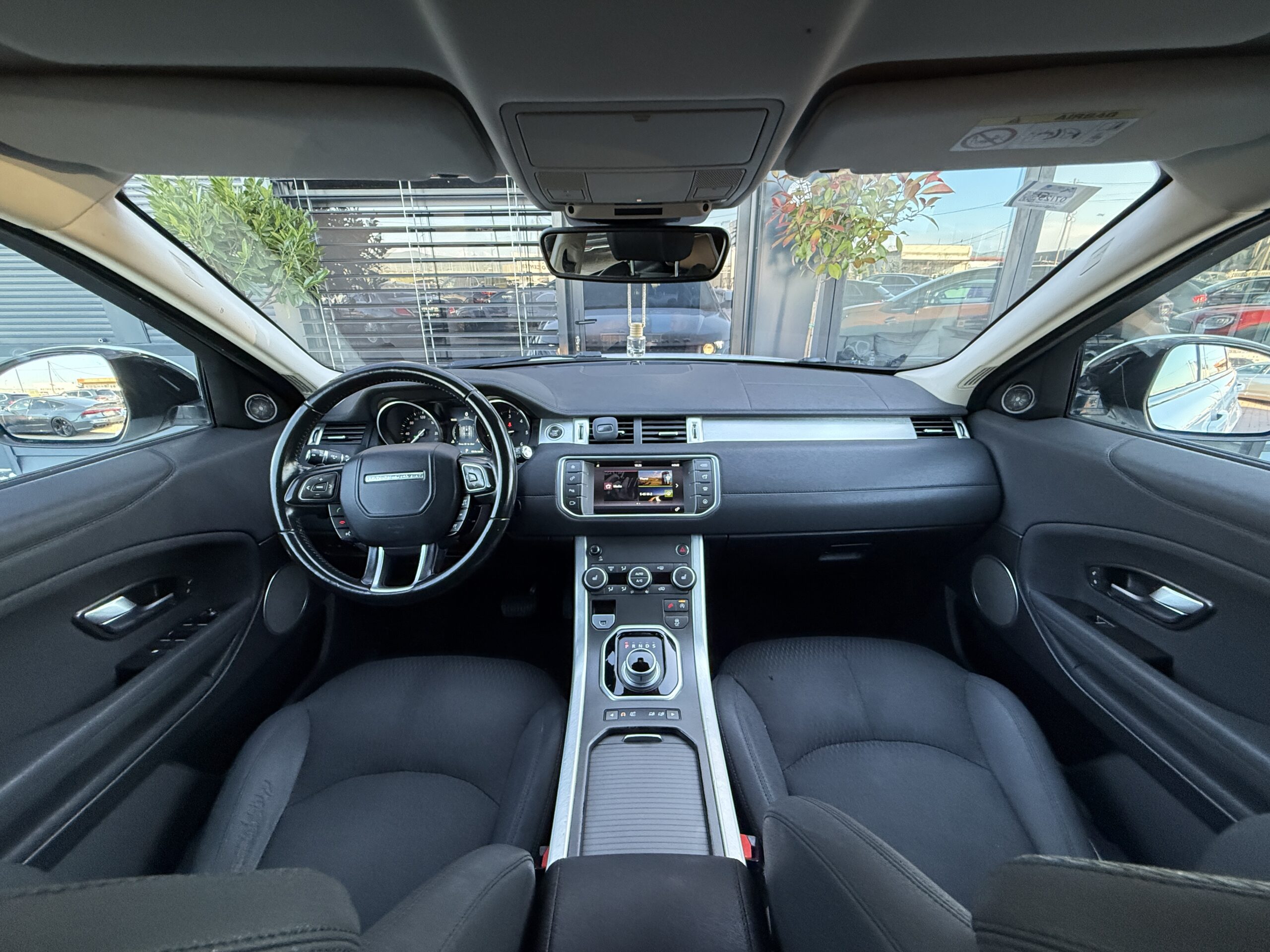 
								Land Rover Evoque 2.0d full									