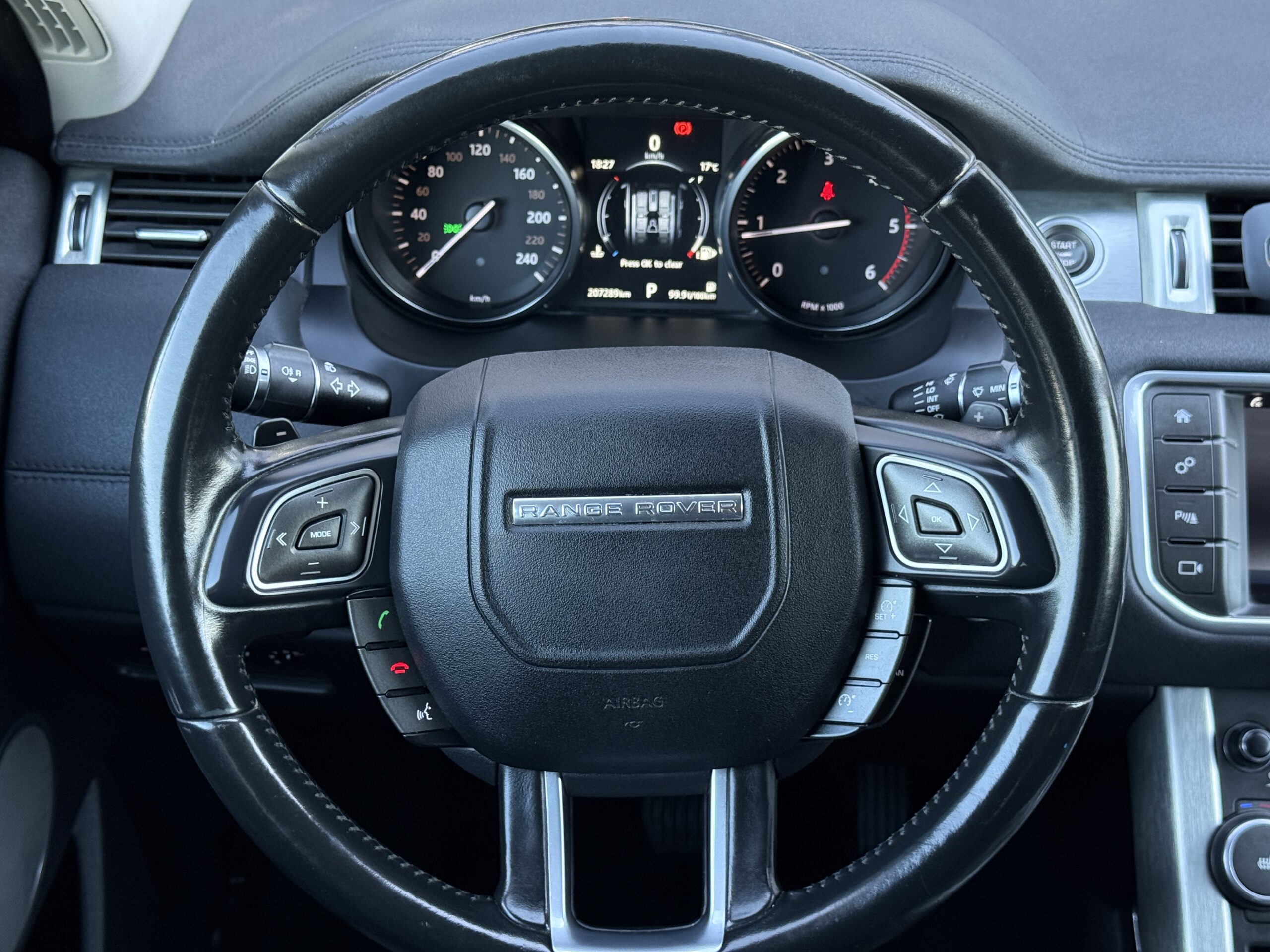
								Land Rover Evoque 2.0d full									