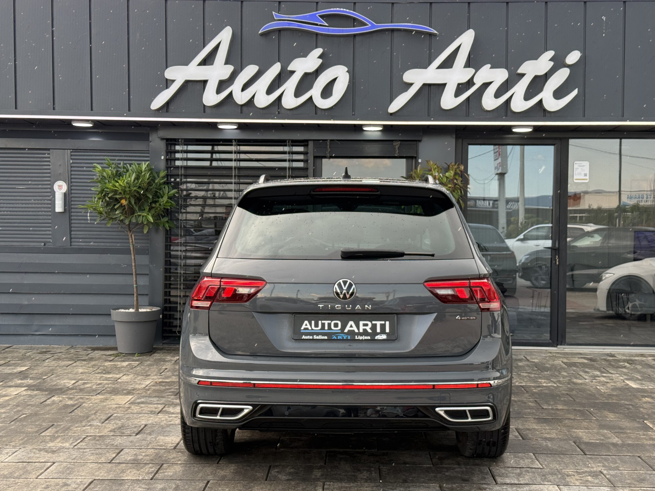 
								Tiguan 2.0tdi full									