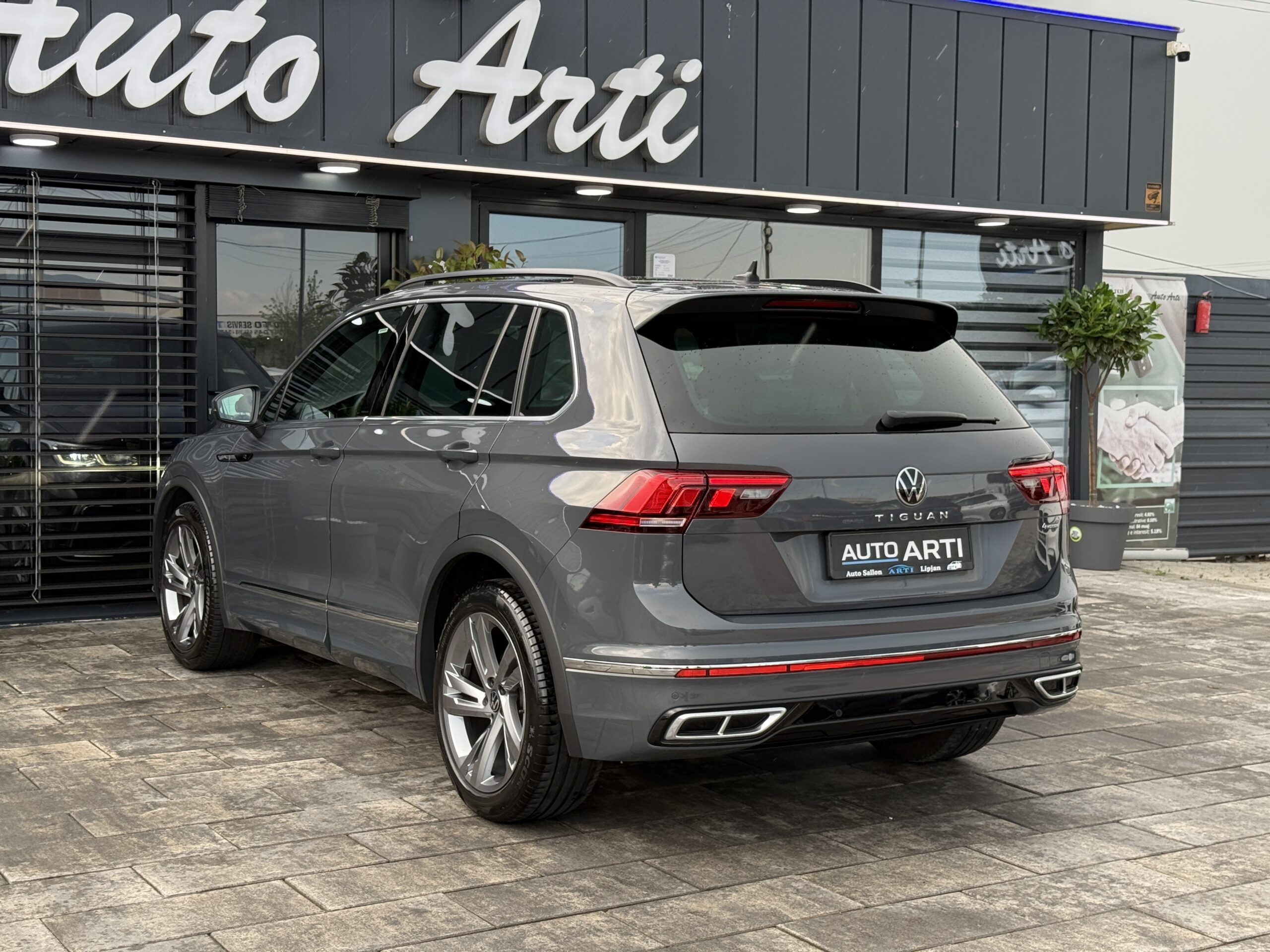 
								Tiguan 2.0tdi full									