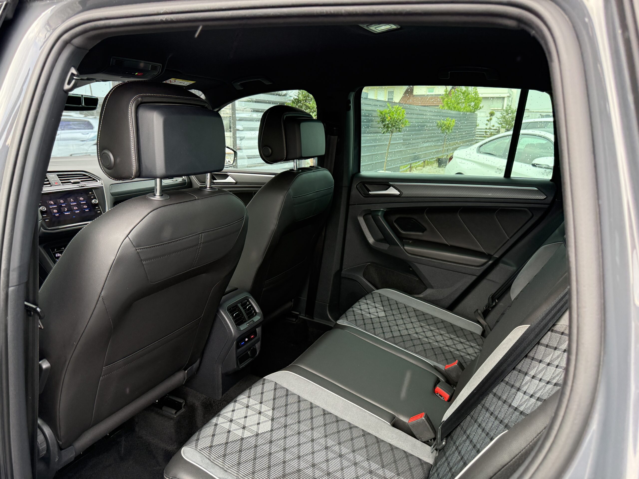 
								Tiguan 2.0tdi full									