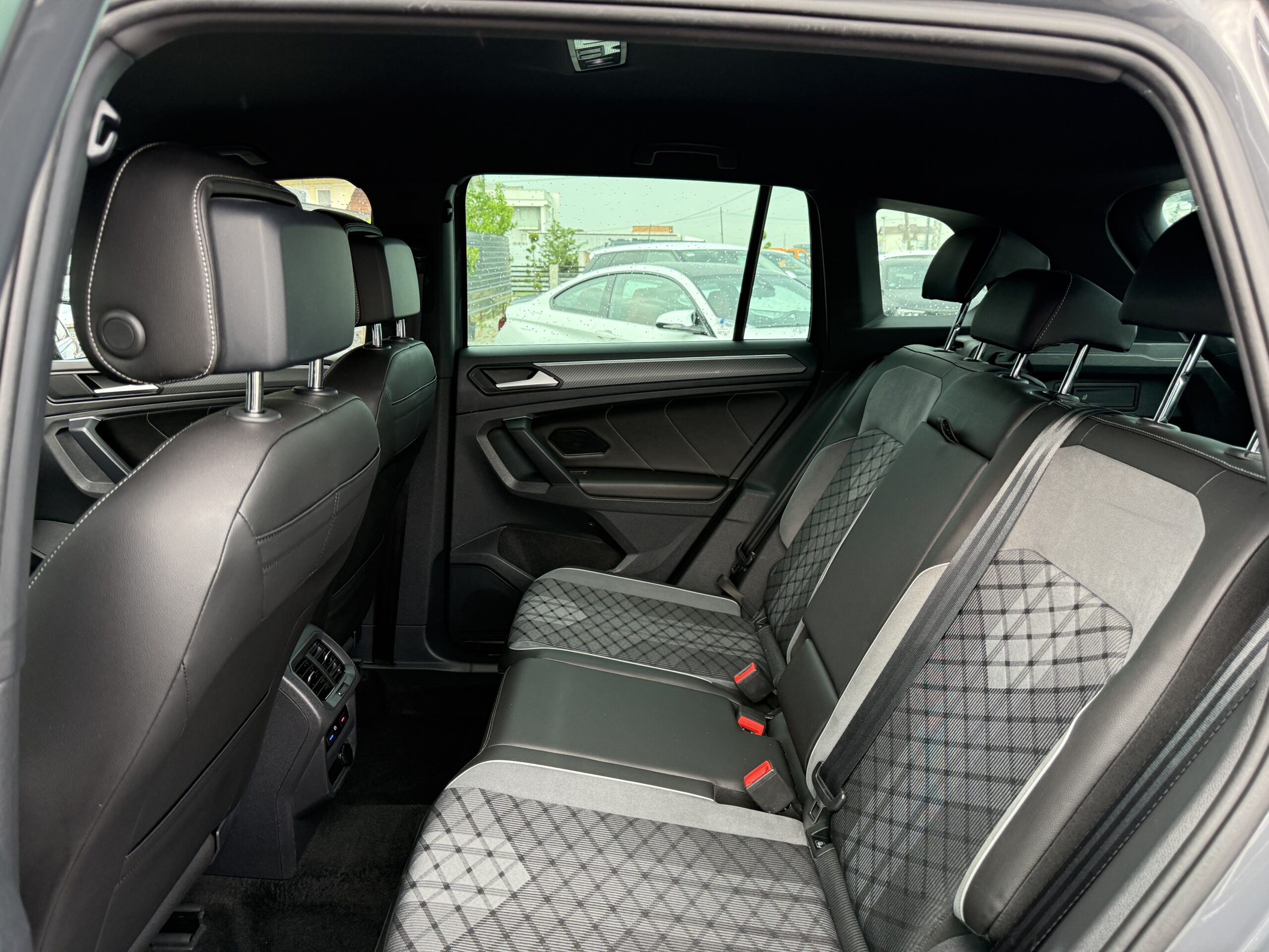 
								Tiguan 2.0tdi full									