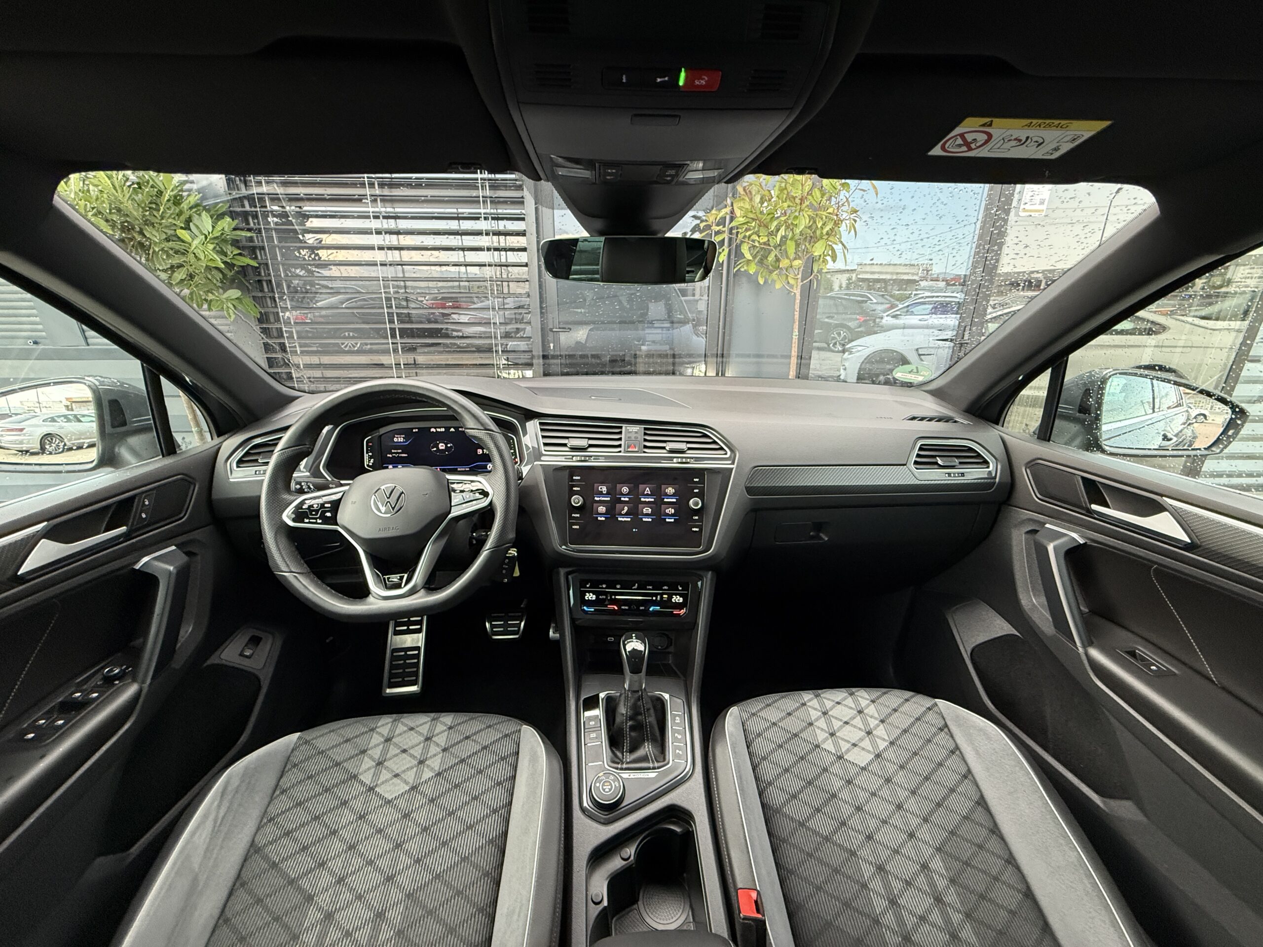 
								Tiguan 2.0tdi full									