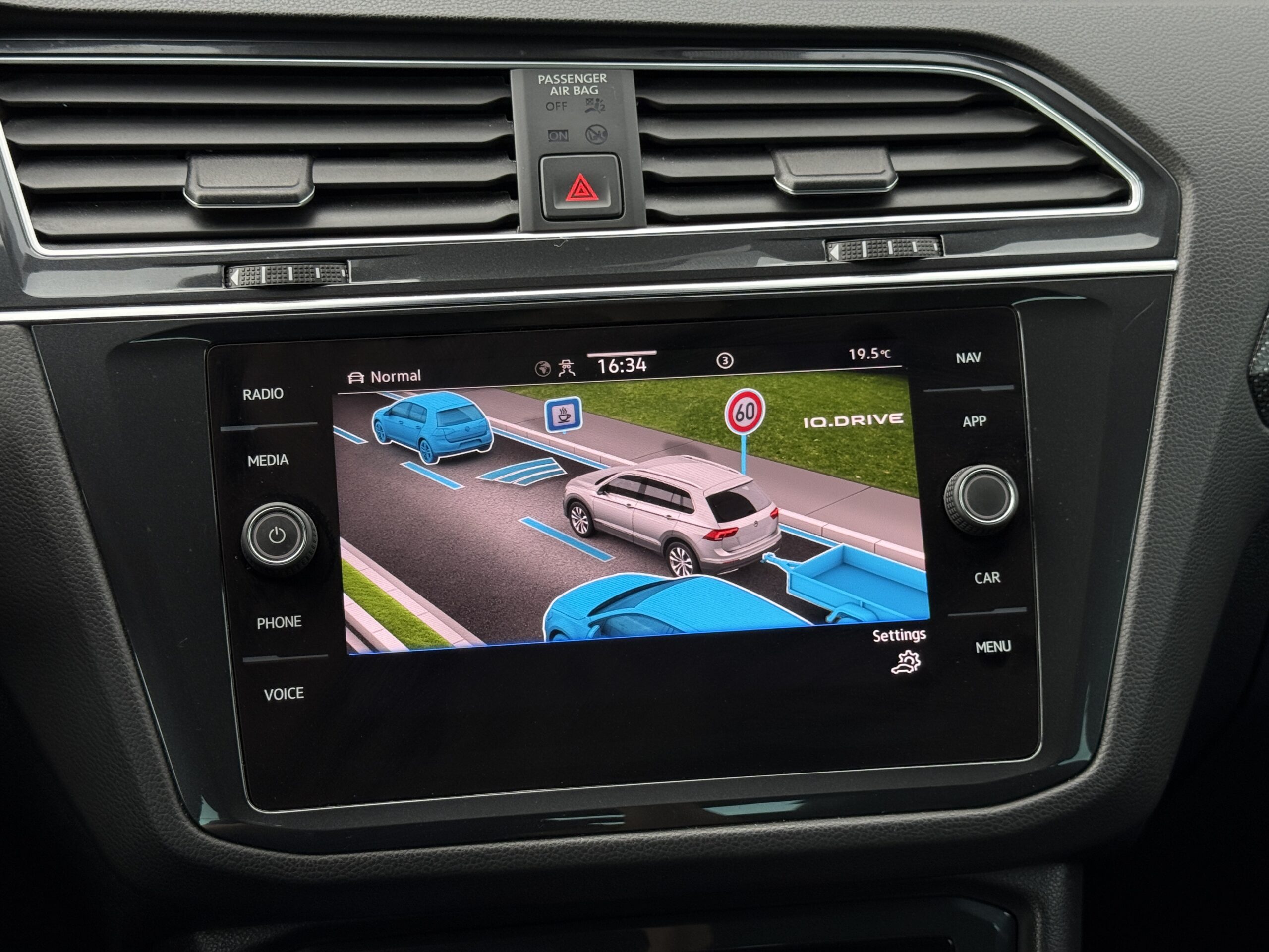 
								Tiguan 2.0tdi full									