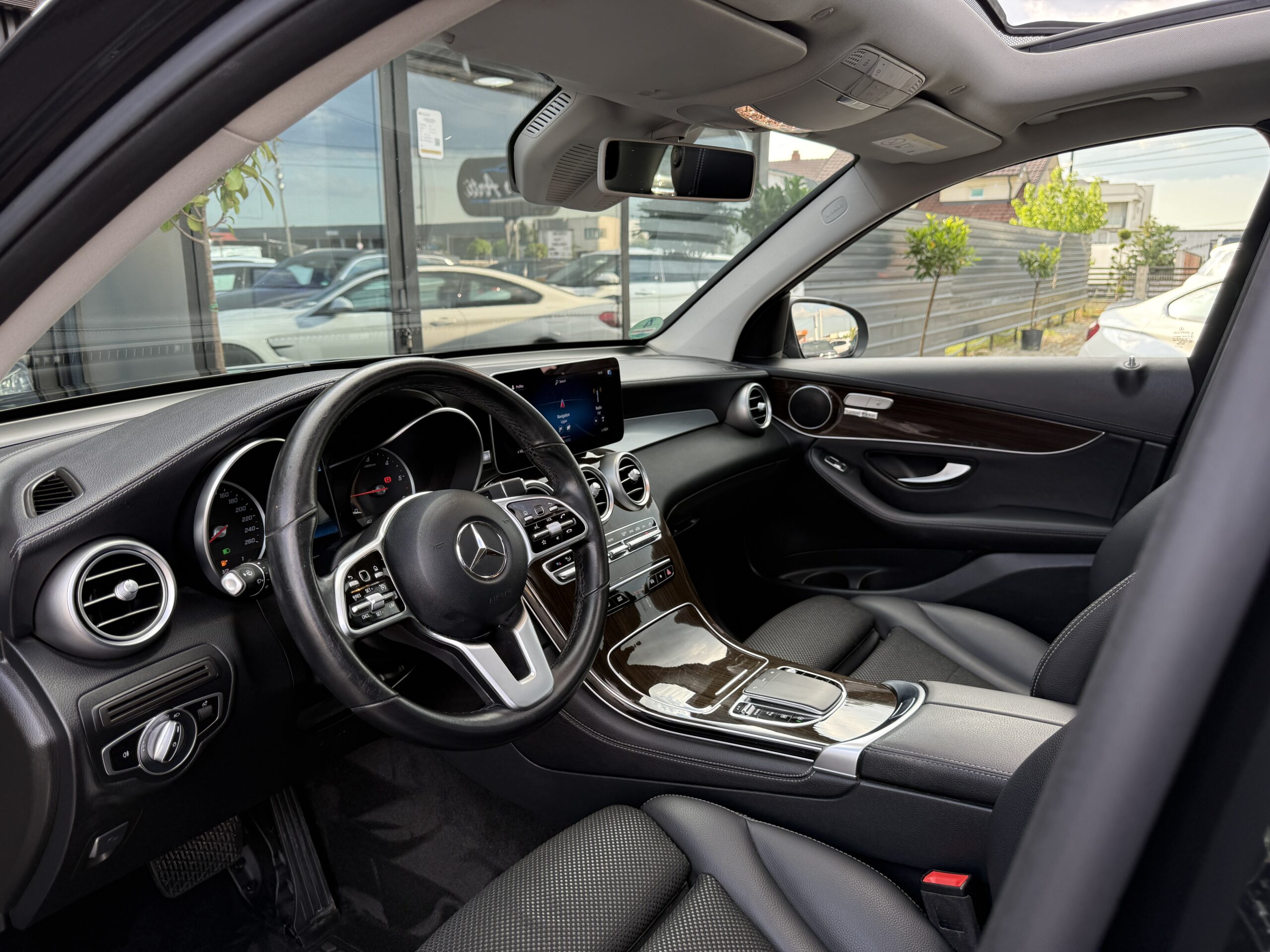 
								Mercedes-Benz GLC 220d full									