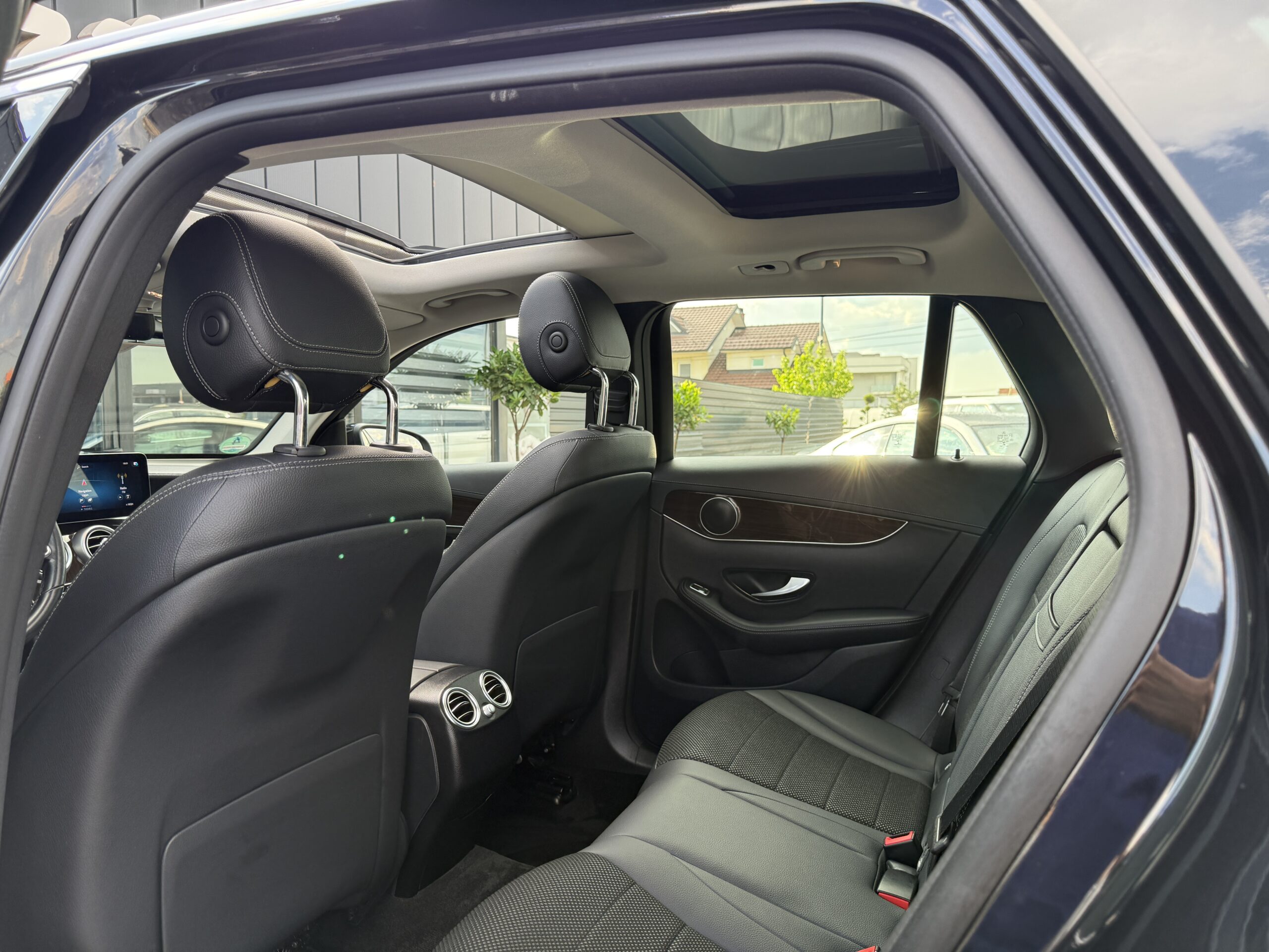 
								Mercedes-Benz GLC 220d full									