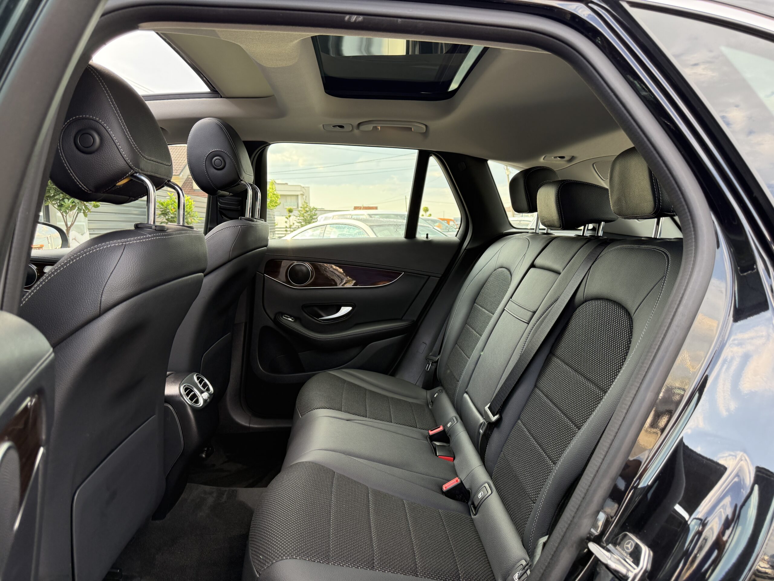 
								Mercedes-Benz GLC 220d full									