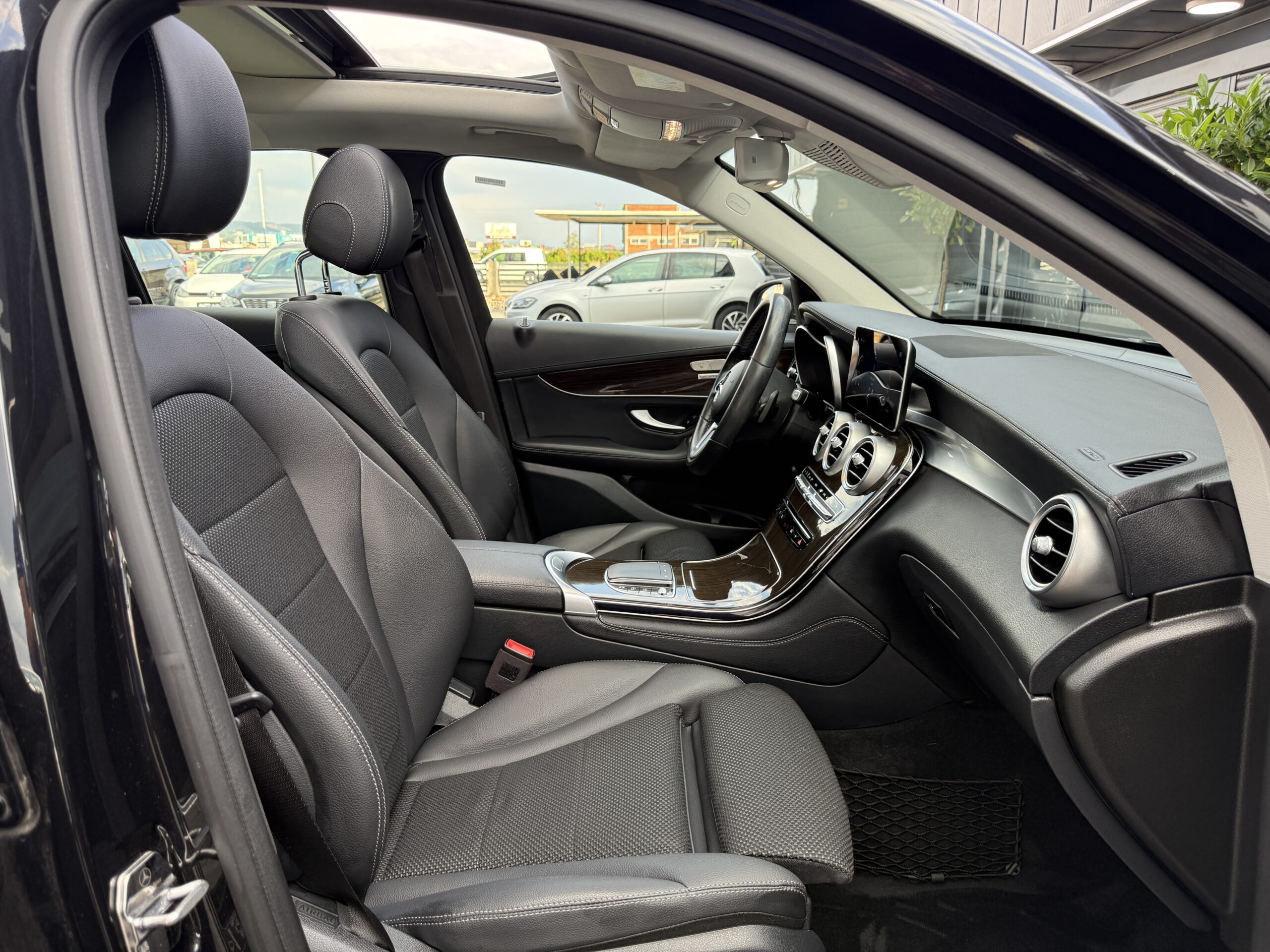 
								Mercedes-Benz GLC 220d full									