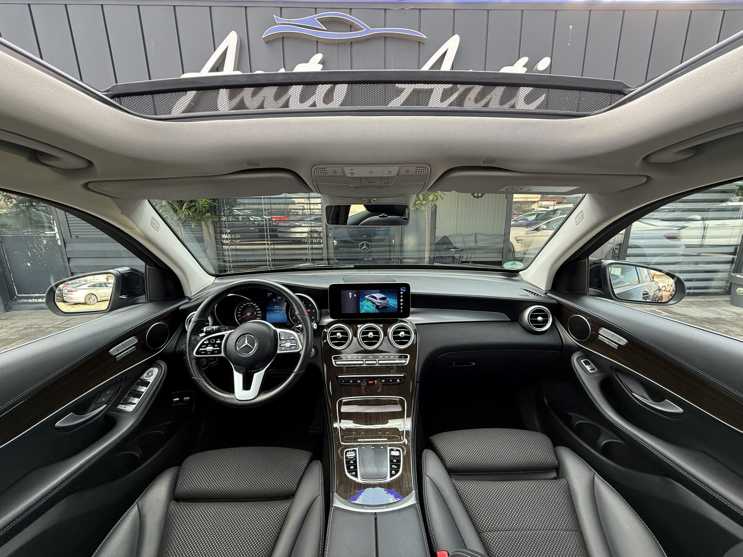
								Mercedes-Benz GLC 220d full									