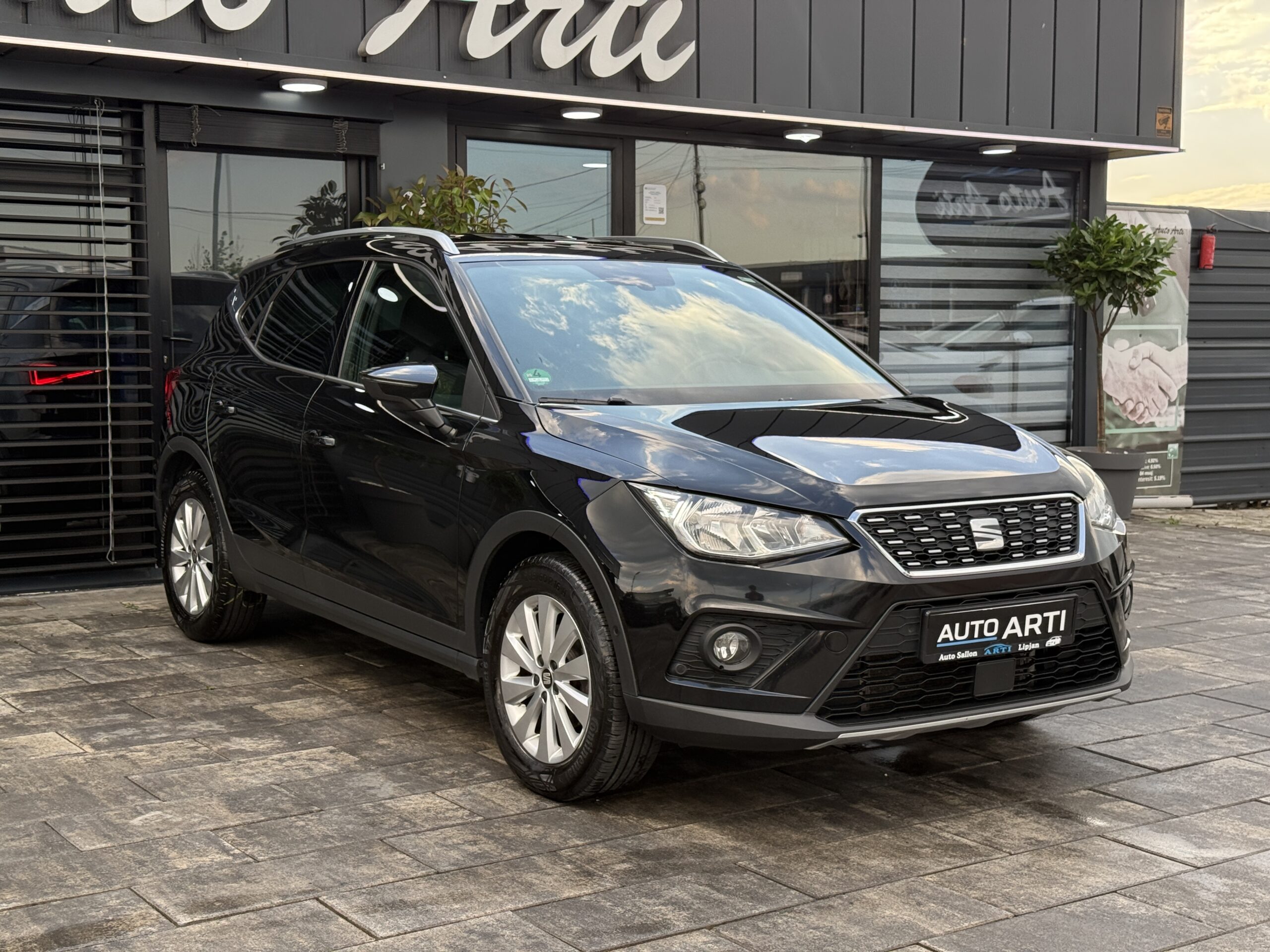
								Seat Arona 1.6TDI full									