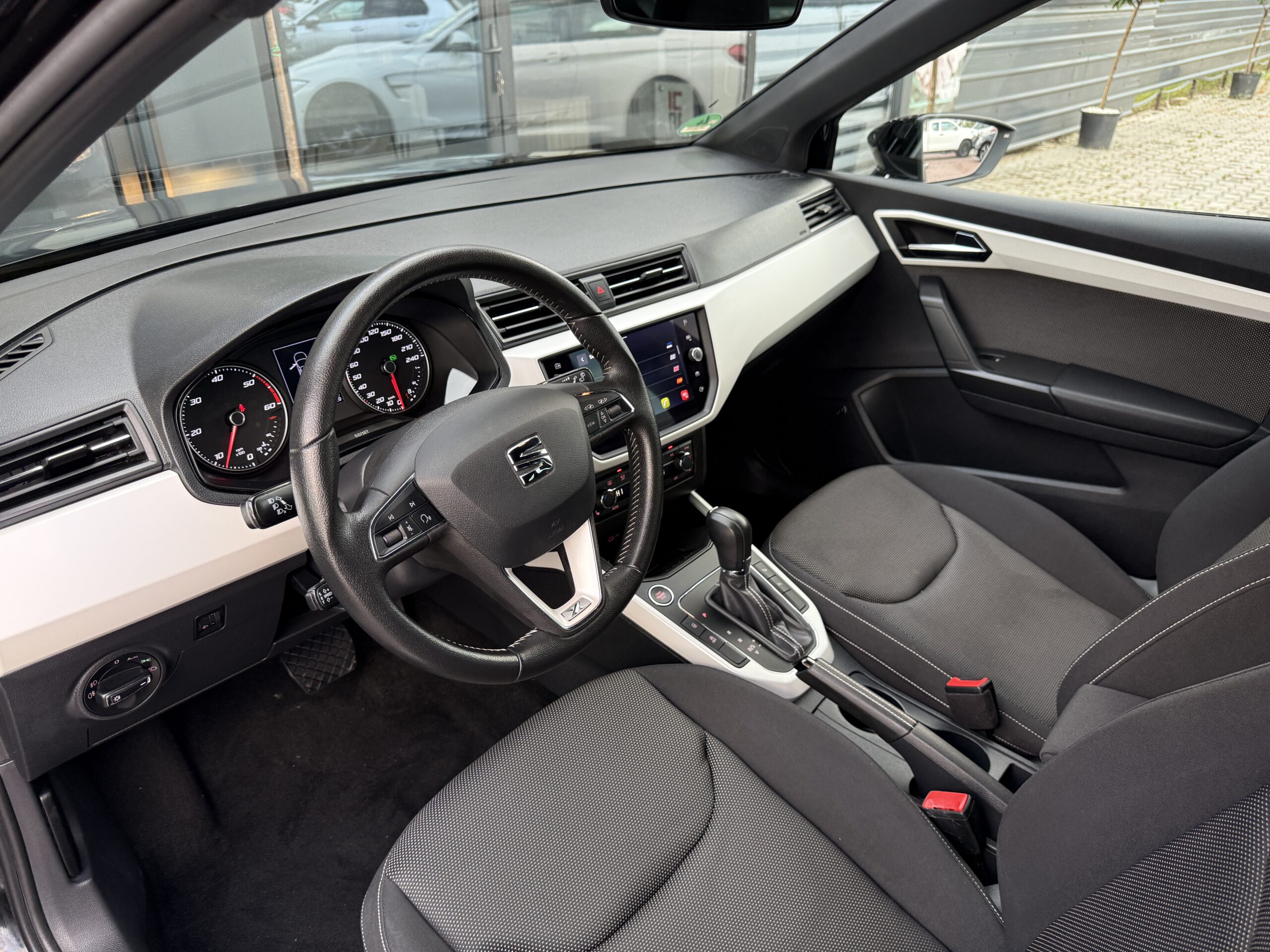 
								Seat Arona 1.6TDI full									