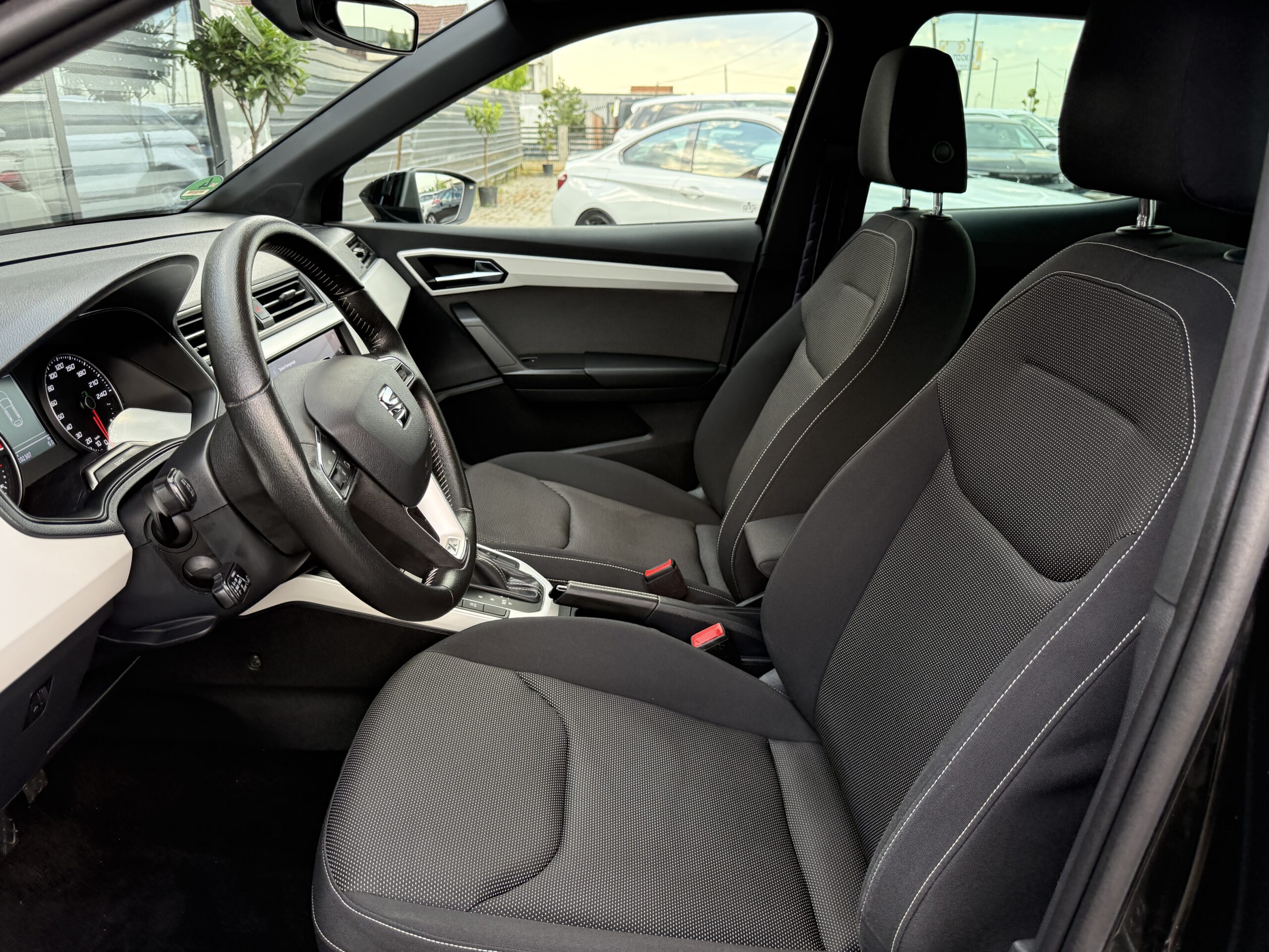 
								Seat Arona 1.6TDI full									