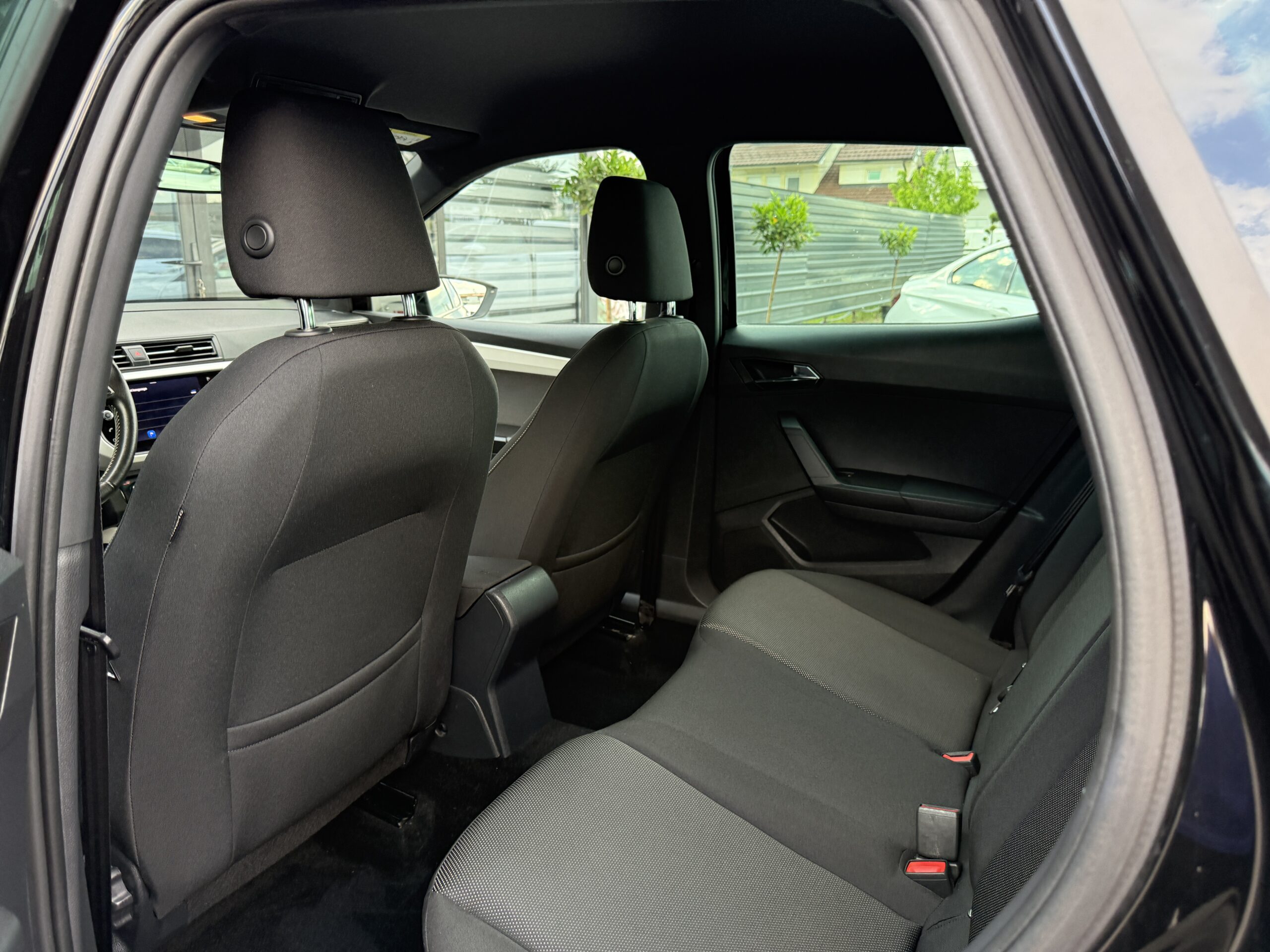 
								Seat Arona 1.6TDI full									