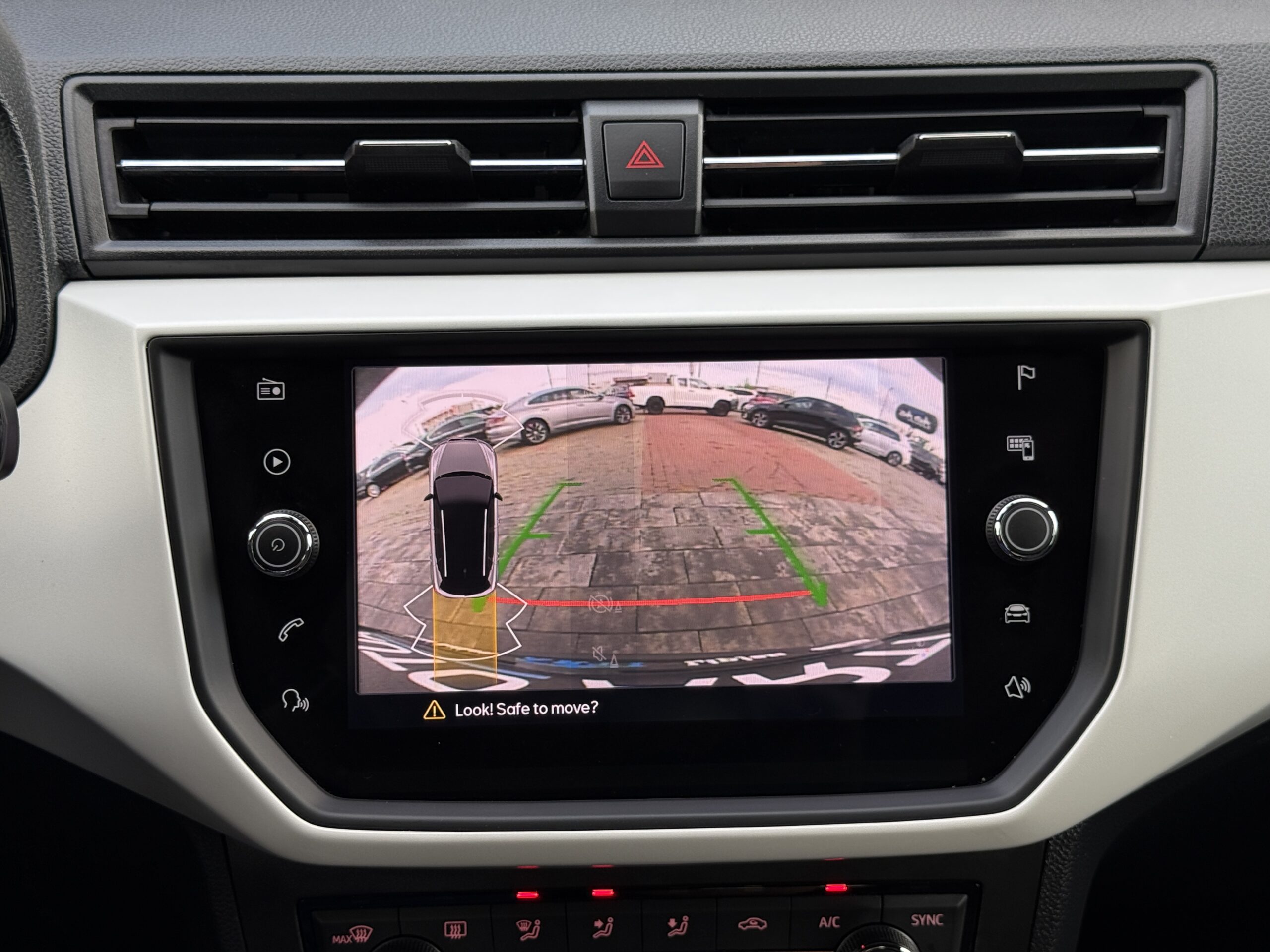 
								Seat Arona 1.6TDI full									