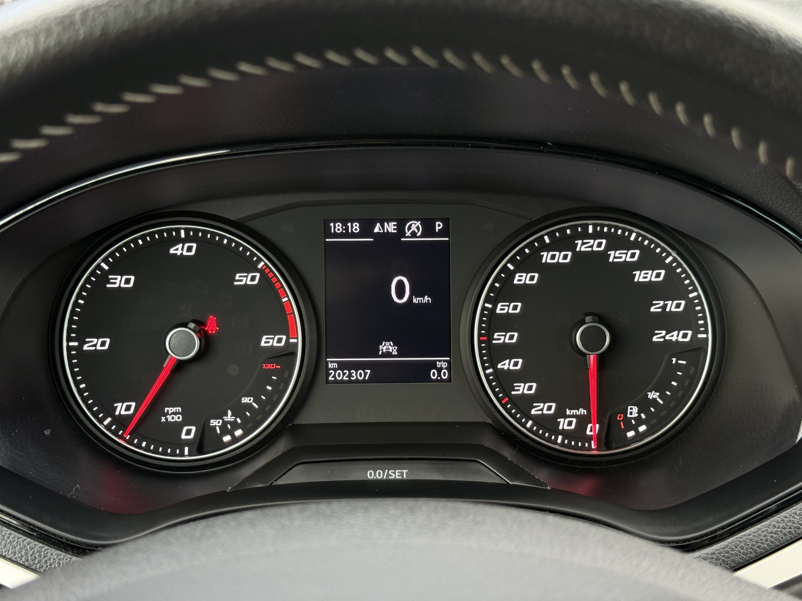 
								Seat Arona 1.6TDI full									