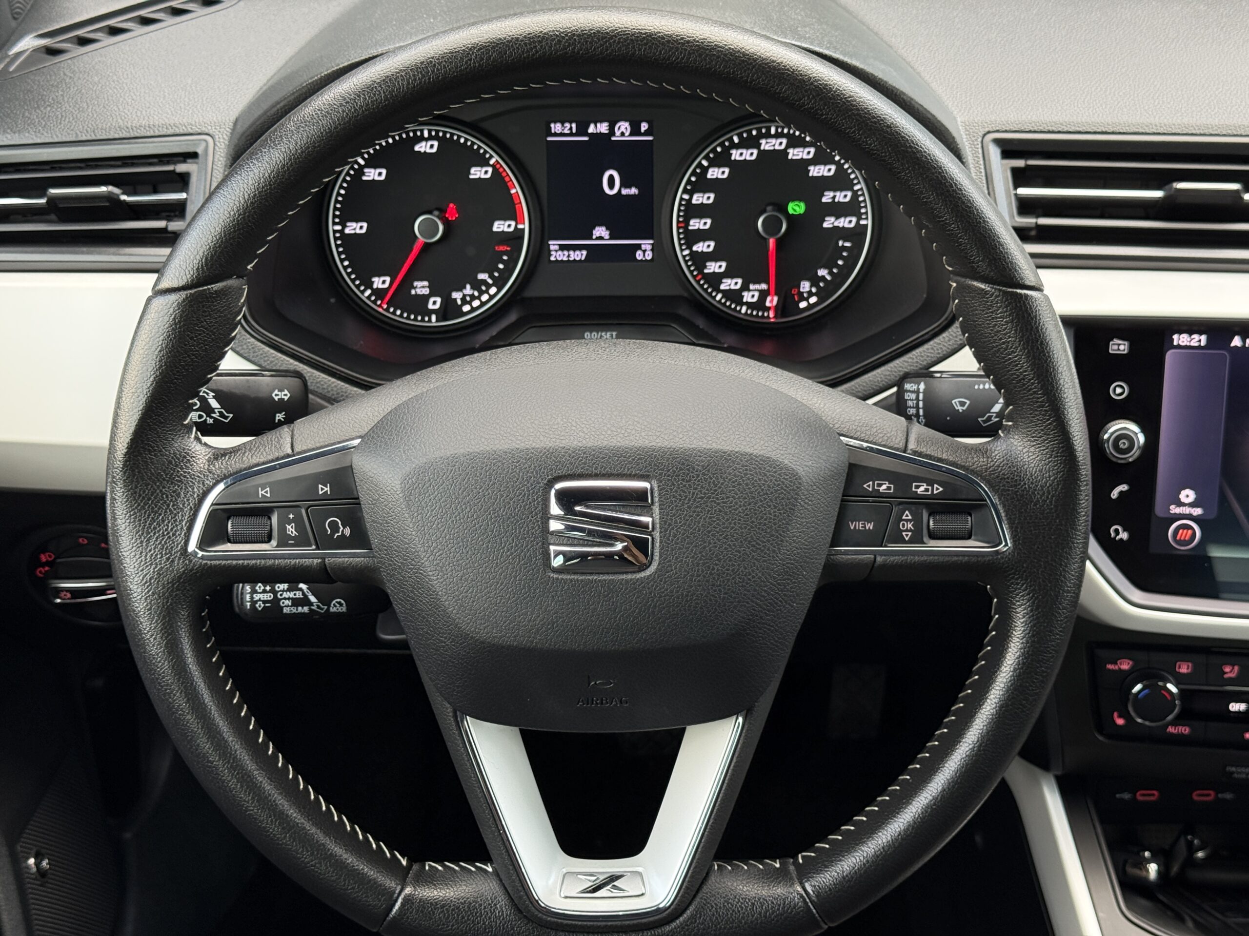 
								Seat Arona 1.6TDI full									