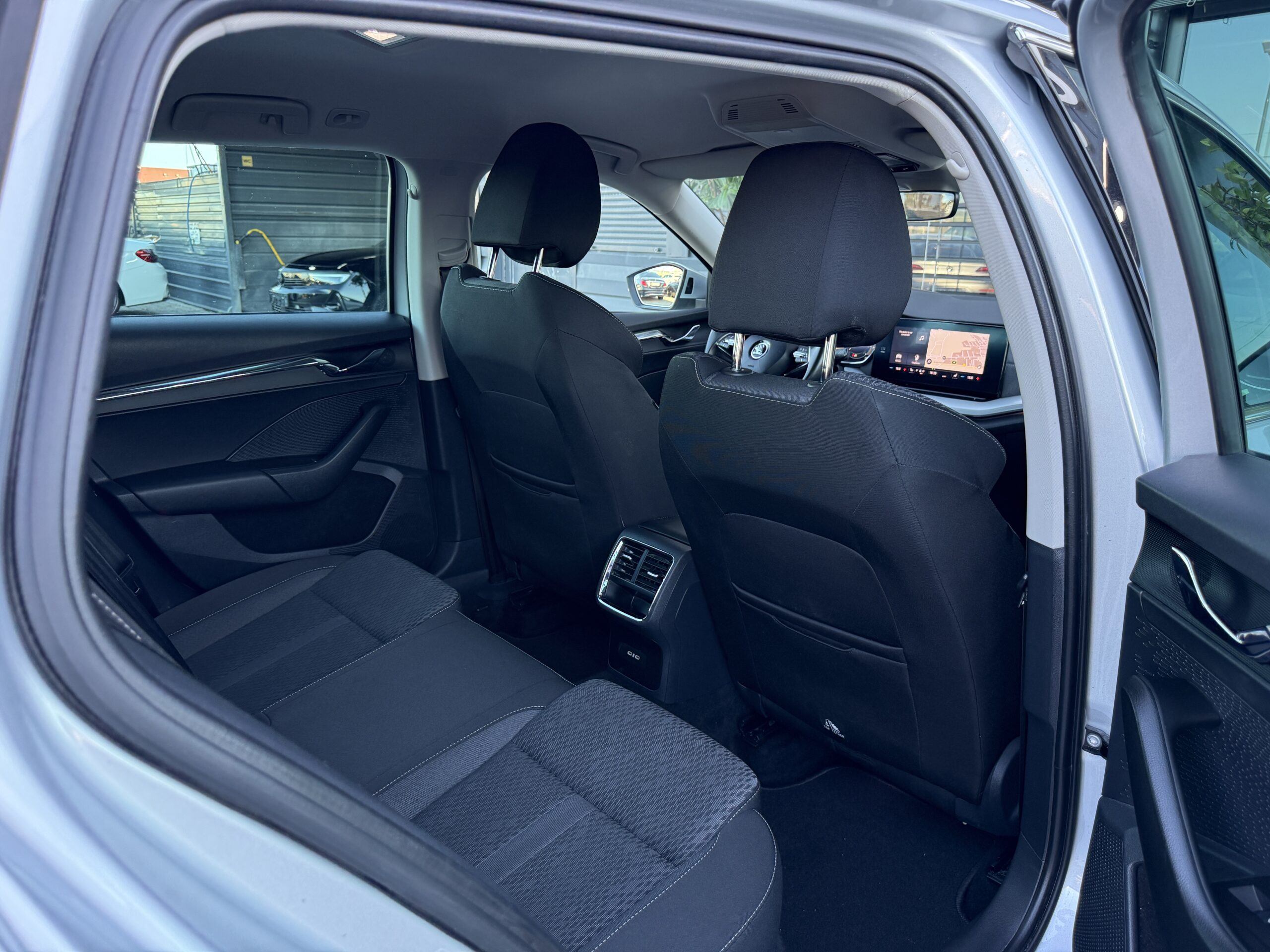 
								Skoda Octavia 2.0tdi full									